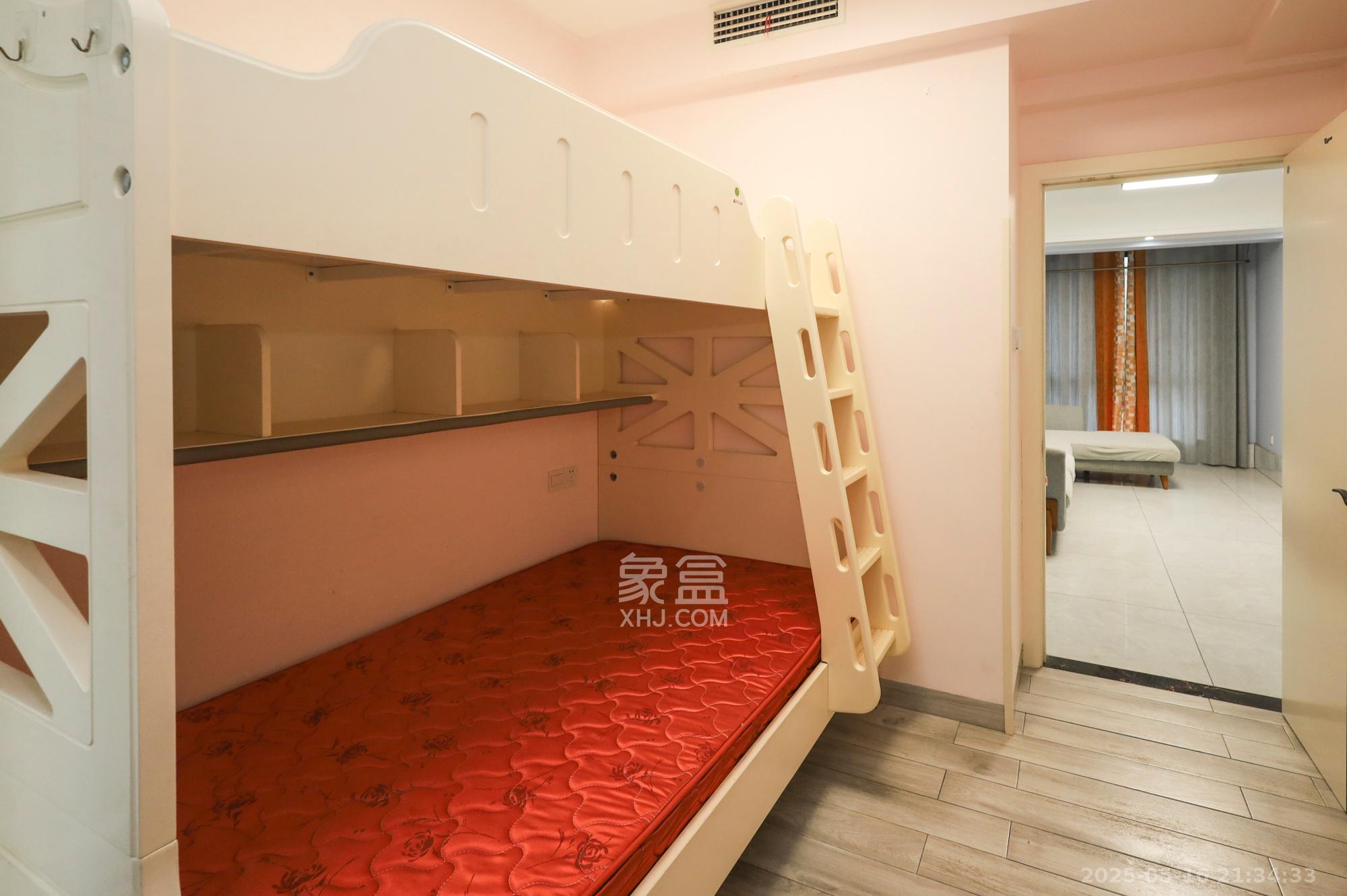 水映加州 3室2厅1卫 150.0万 水映加州 3室2厅1卫 150.0万卧室