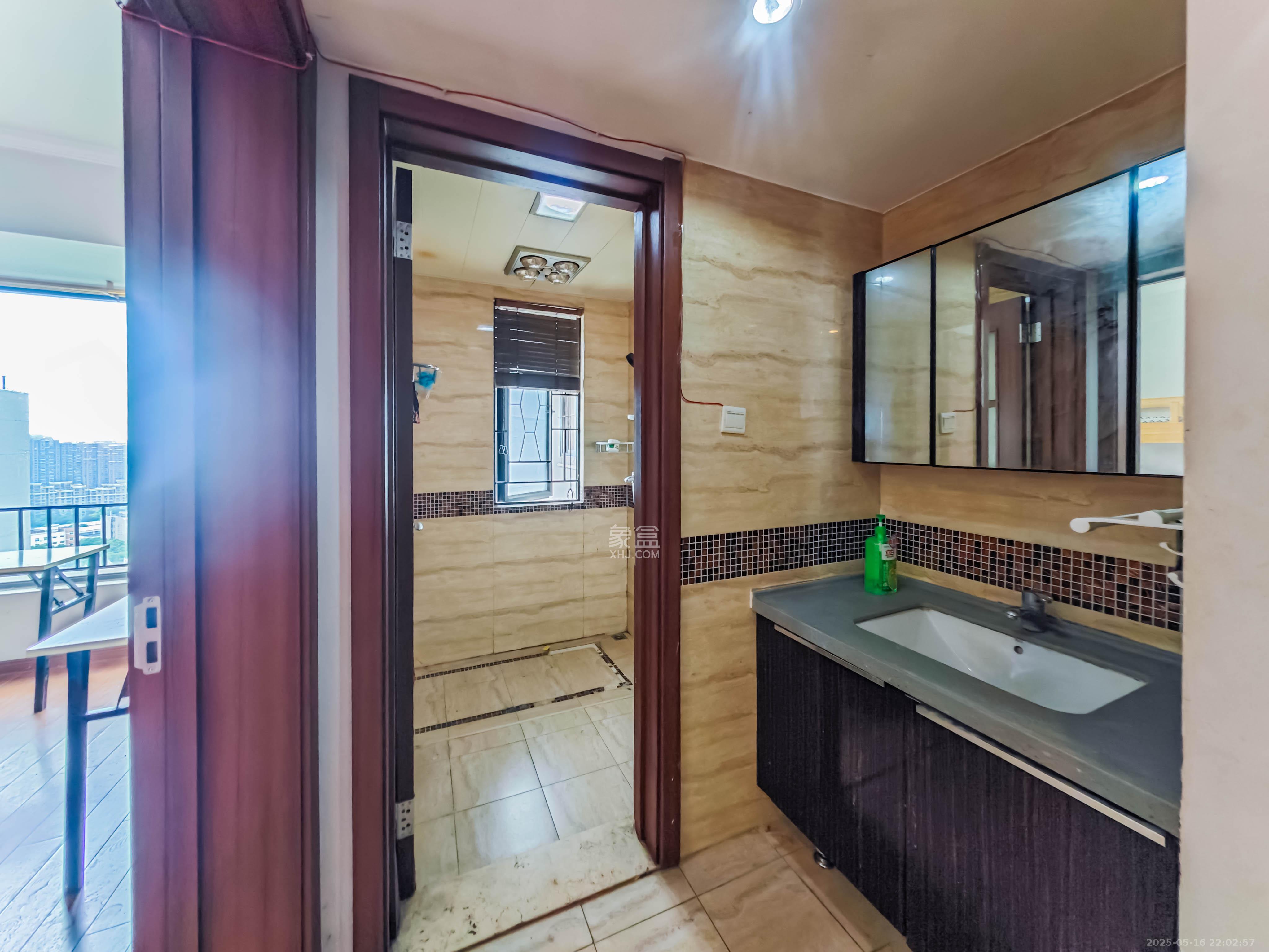 万科金域华府三四期  4室2厅2卫    128.0万 万科金域华府三四期  4室2厅2卫    128.0万卫生间