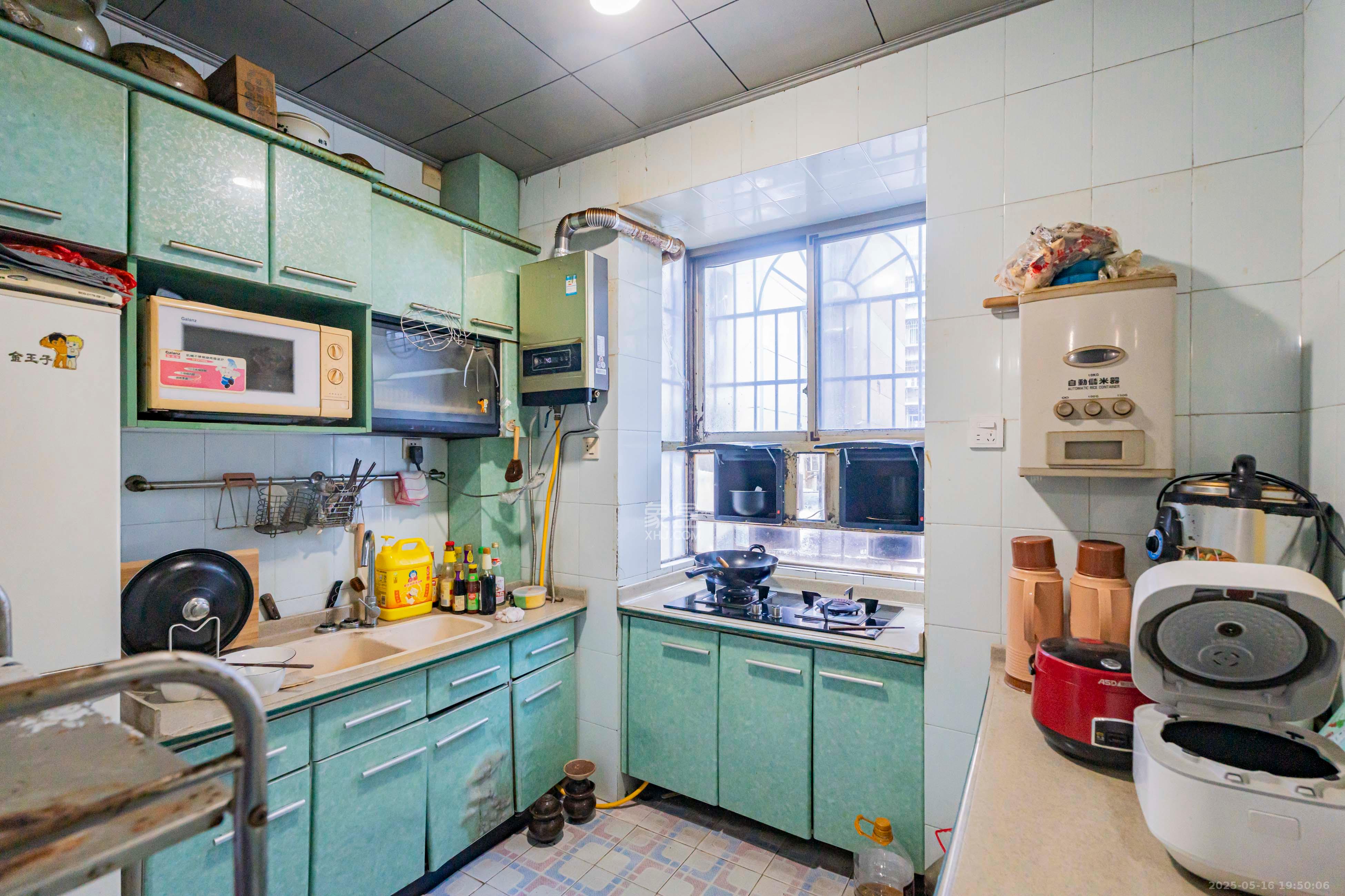 老动物园宿舍  3室2厅2卫    110.0万厨房