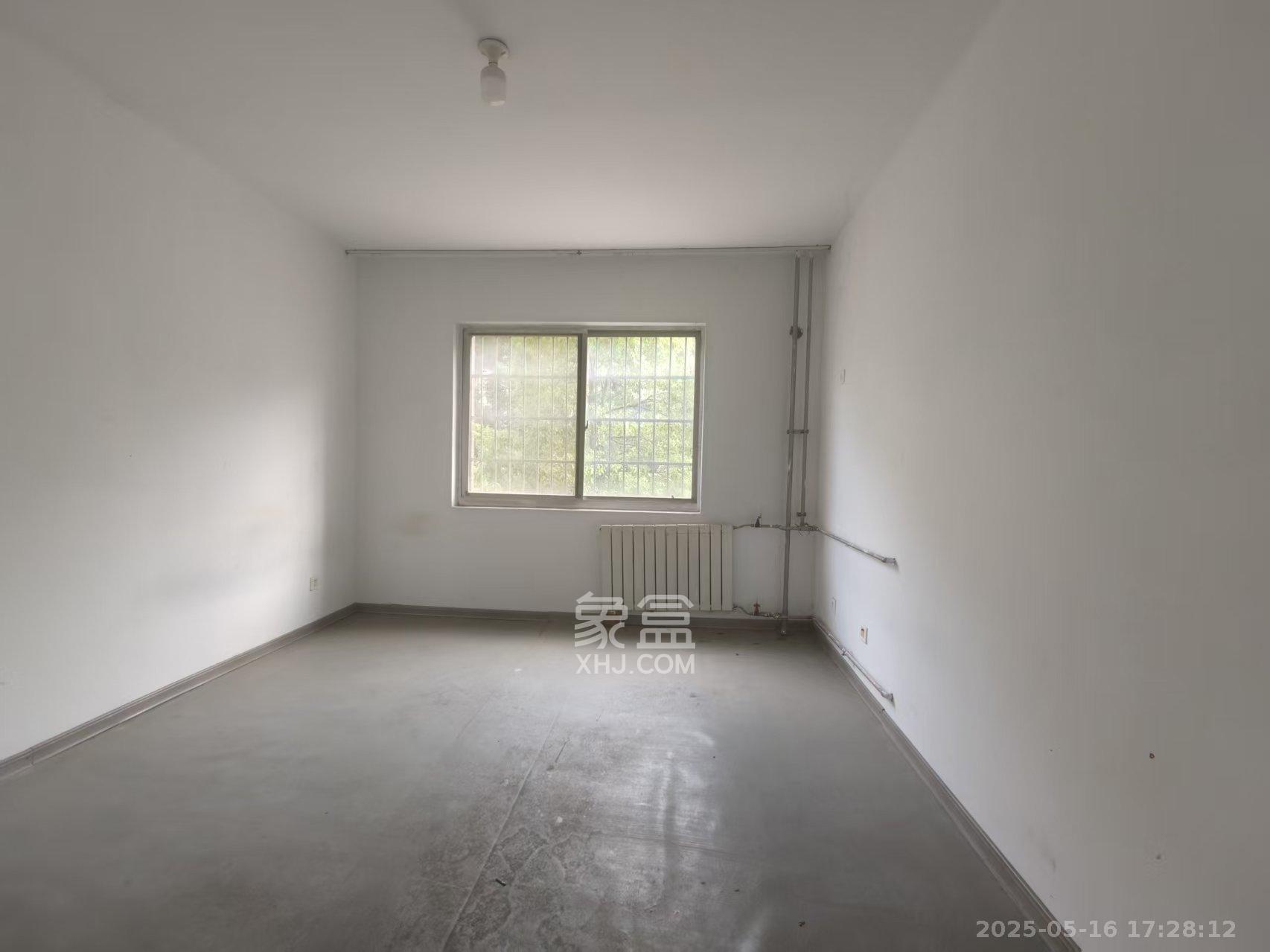 九峰小区(一二三四区) 4室2厅2卫 2500.0元/月 九峰小区(一二三四区) 4室2厅2卫 2500.0元/月室内图