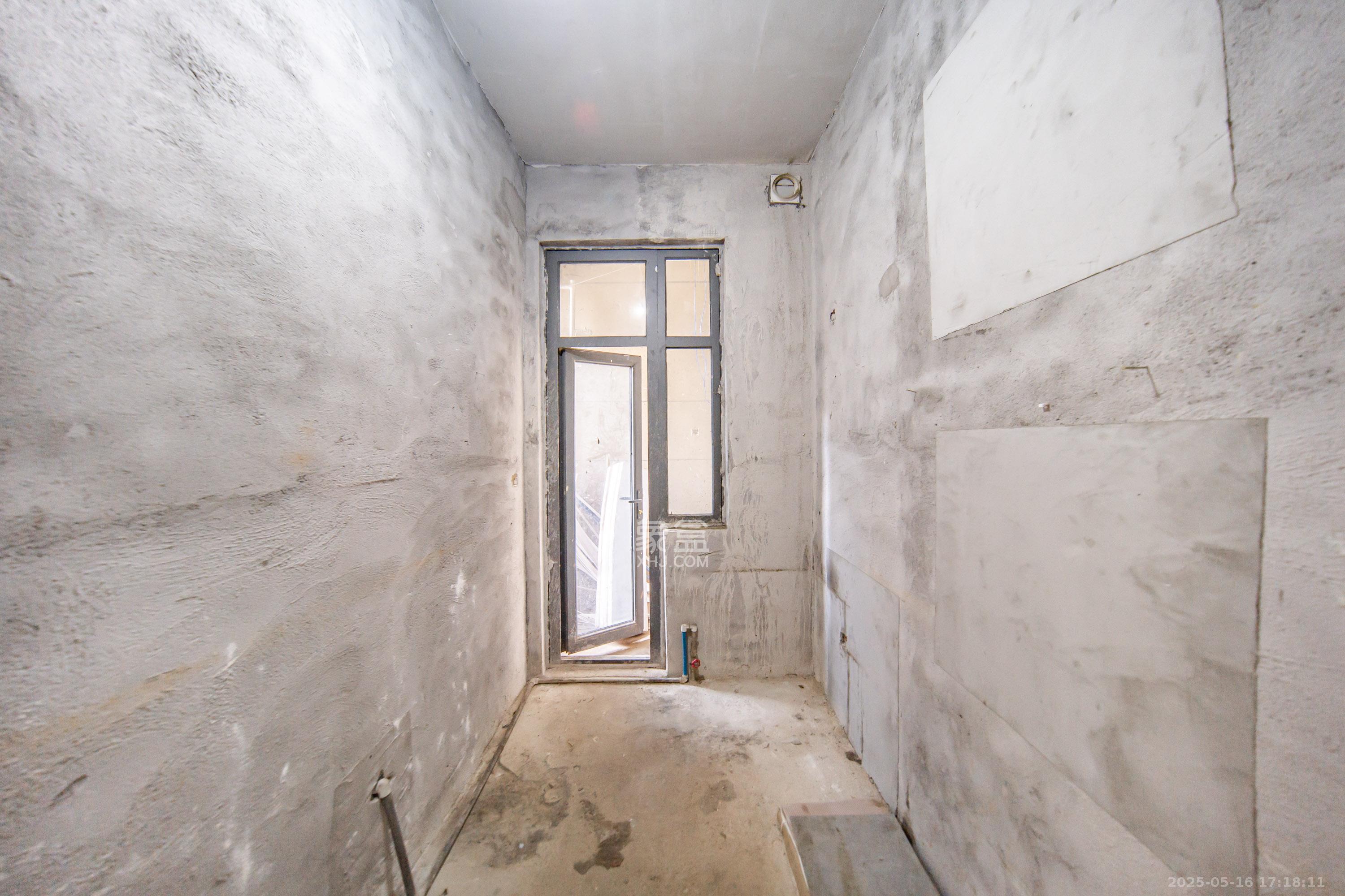 恒大半山悦府  1室1厅1卫    30.0万 恒大半山悦府  1室1厅1卫    30.0万厨房