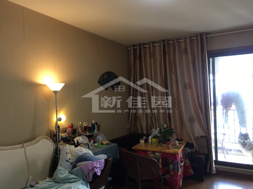 蓝色港湾  1室1厅1卫   29.80万客厅