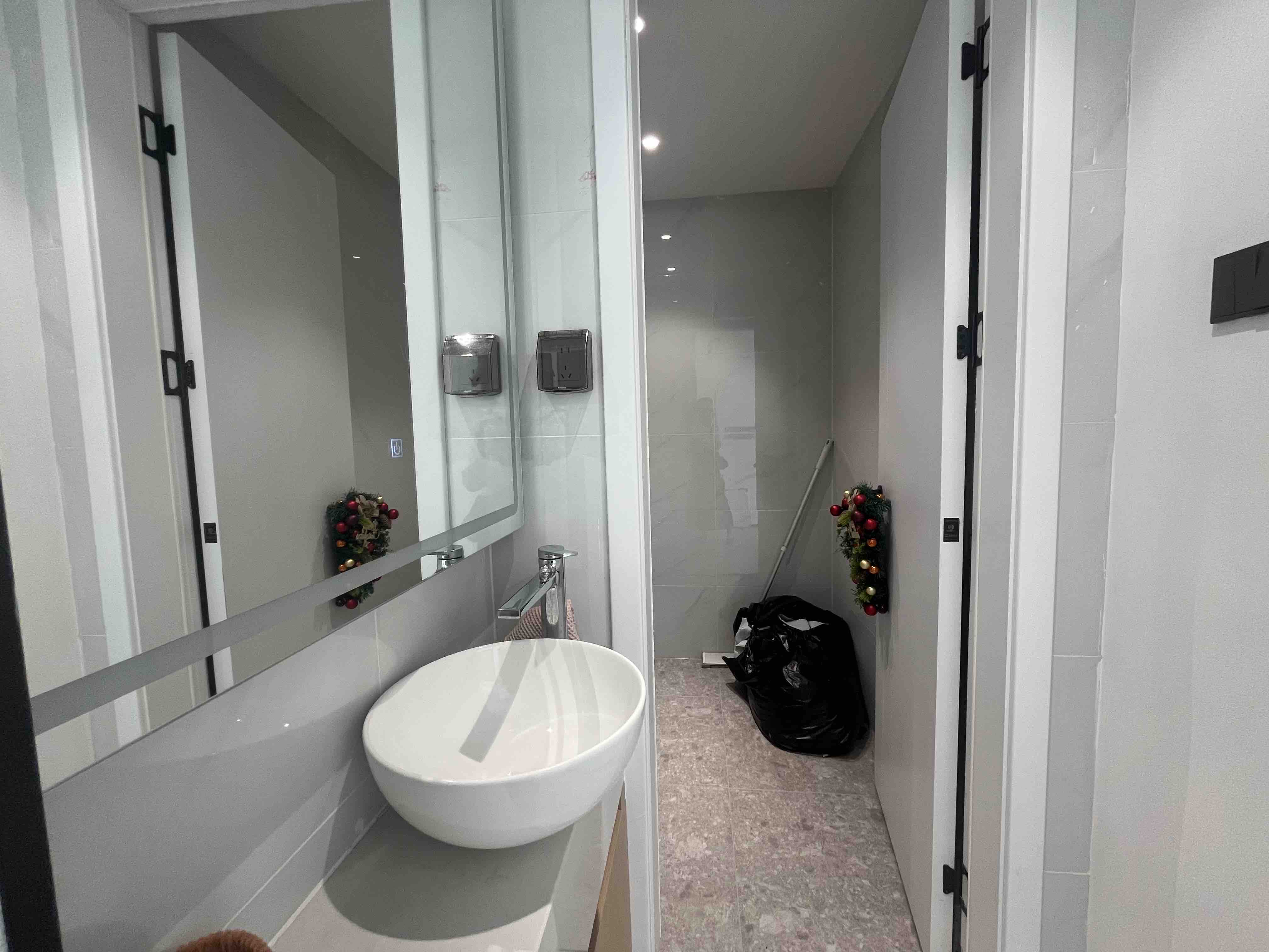 海航豪庭南苑  2室2厅2卫    155.0万 海航豪庭南苑  2室2厅2卫    155.0万客厅