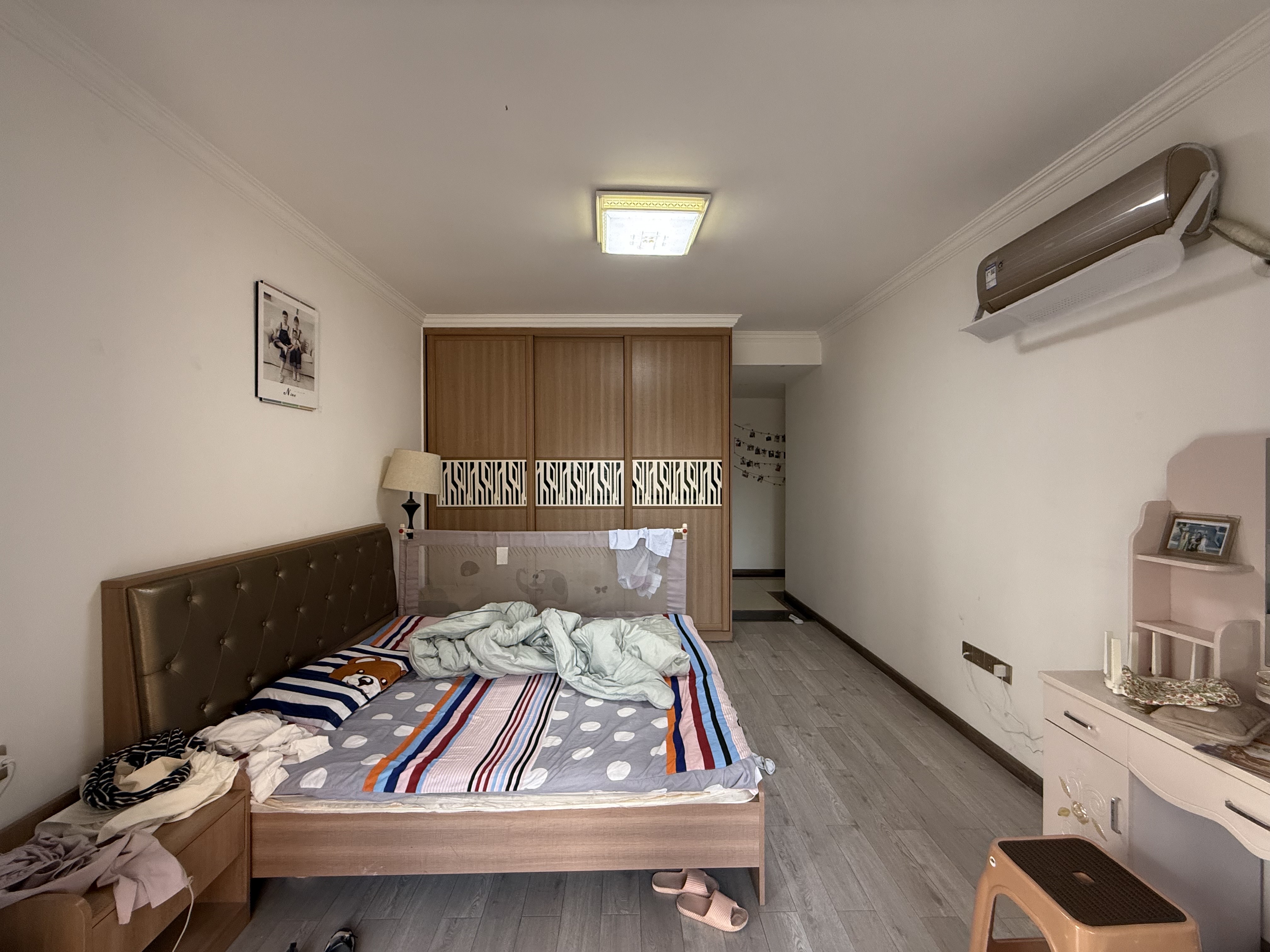 株山国际世家 3室2厅2卫 66.8万 株山国际世家 3室2厅2卫 66.8万客厅