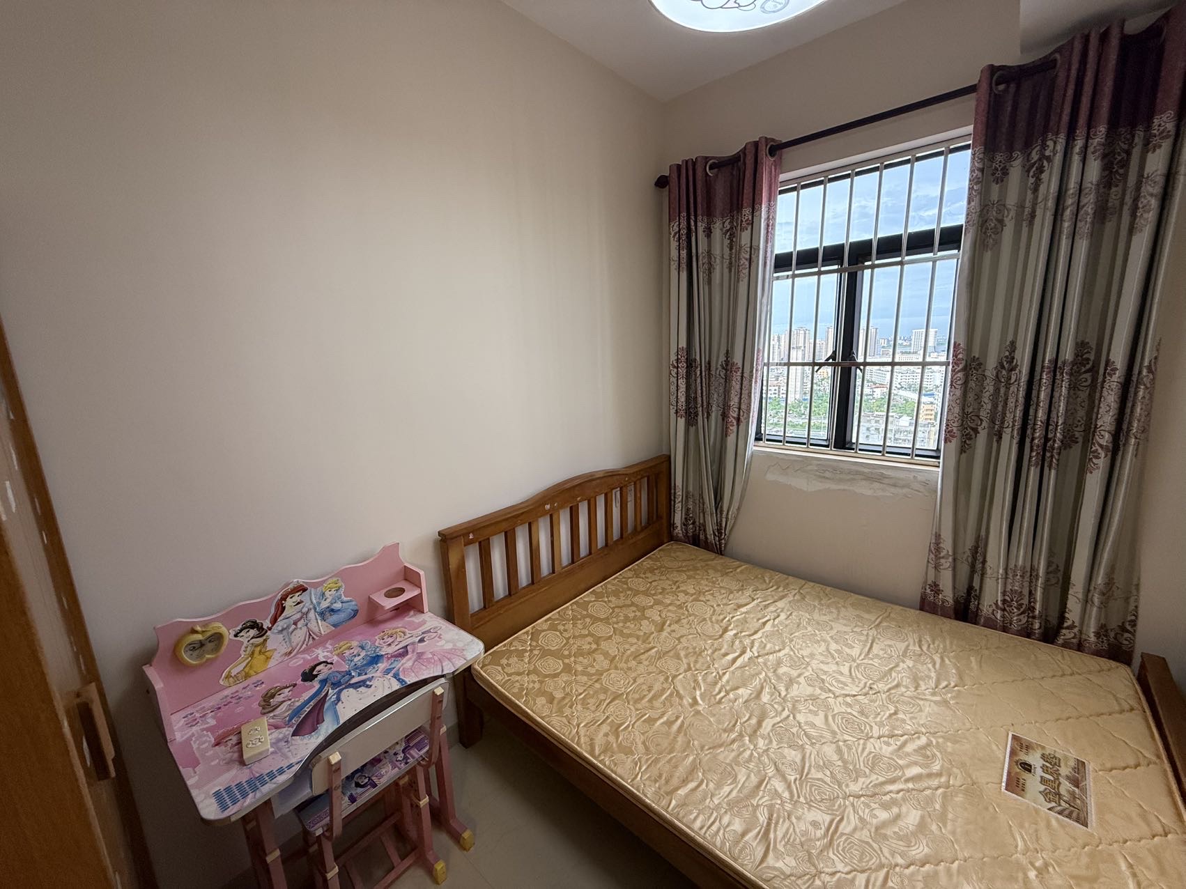 凤翔花园（A区）  2室2厅1卫   1900.00元/月室内图