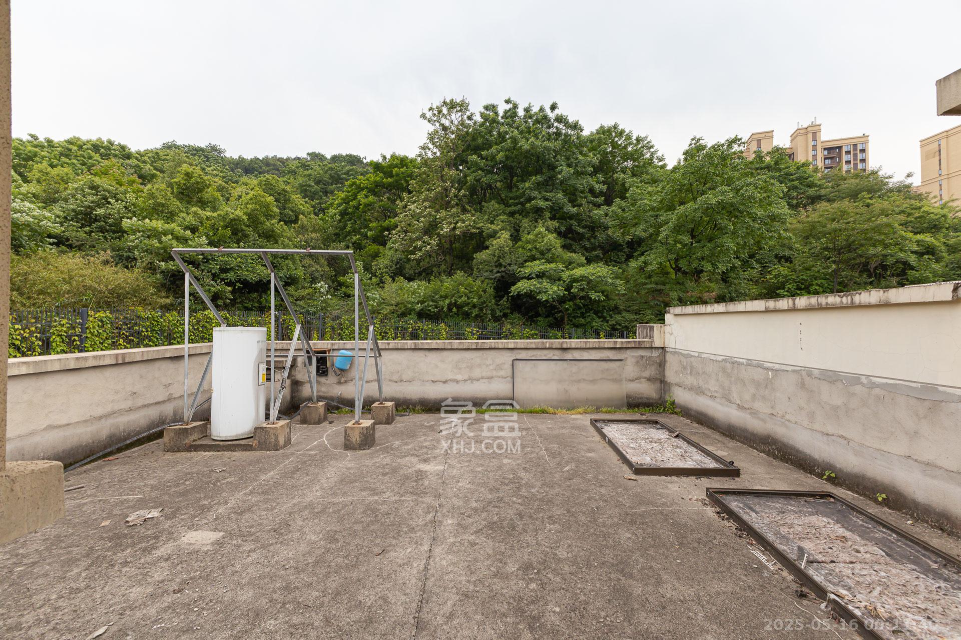 龙湖璟宸原著(龙湖紫宸)  5室3厅3卫    580.0万 龙湖璟宸原著(龙湖紫宸)  5室3厅3卫    580.0万阳台