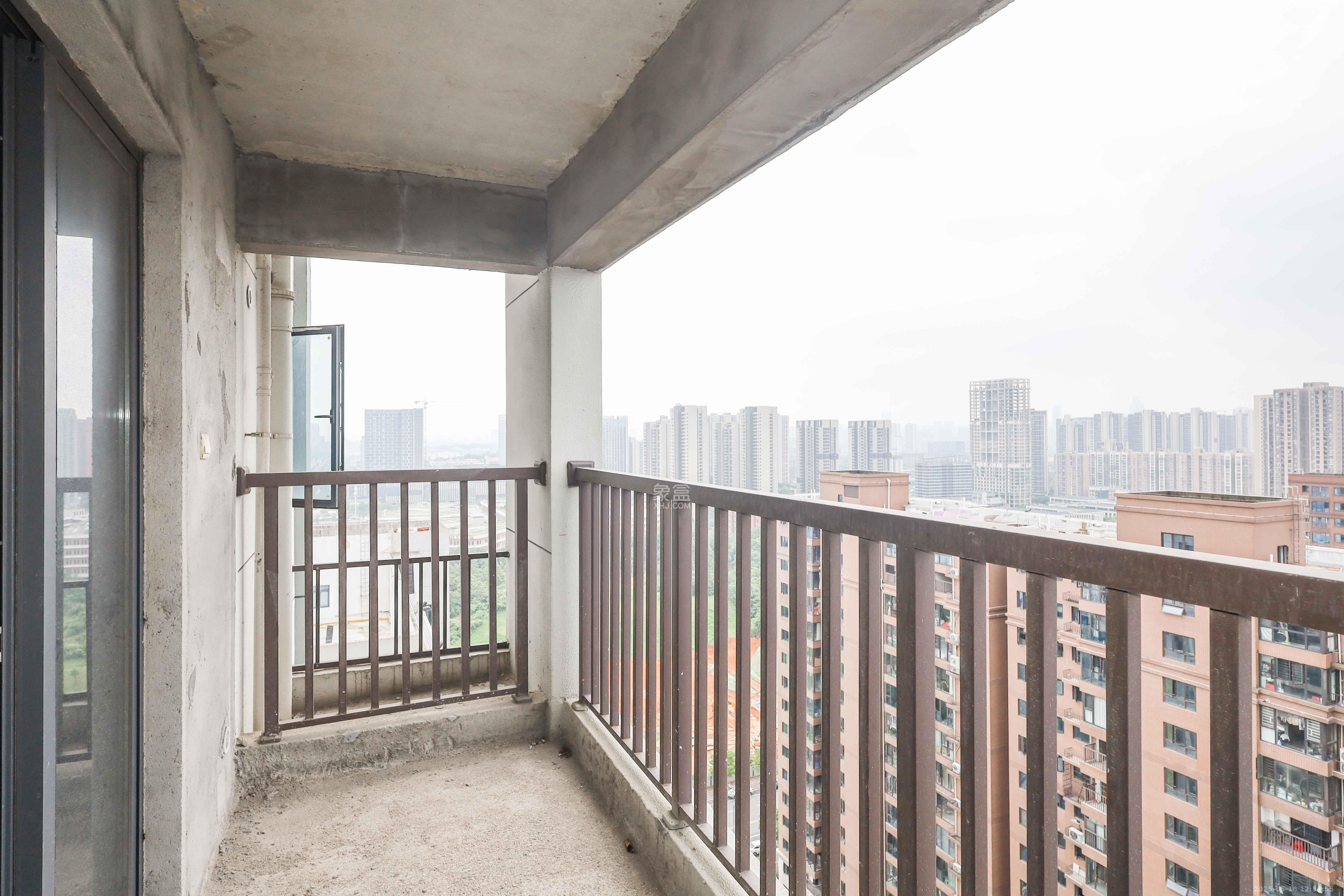 中冶中央公园  2室2厅1卫    75.0万阳台