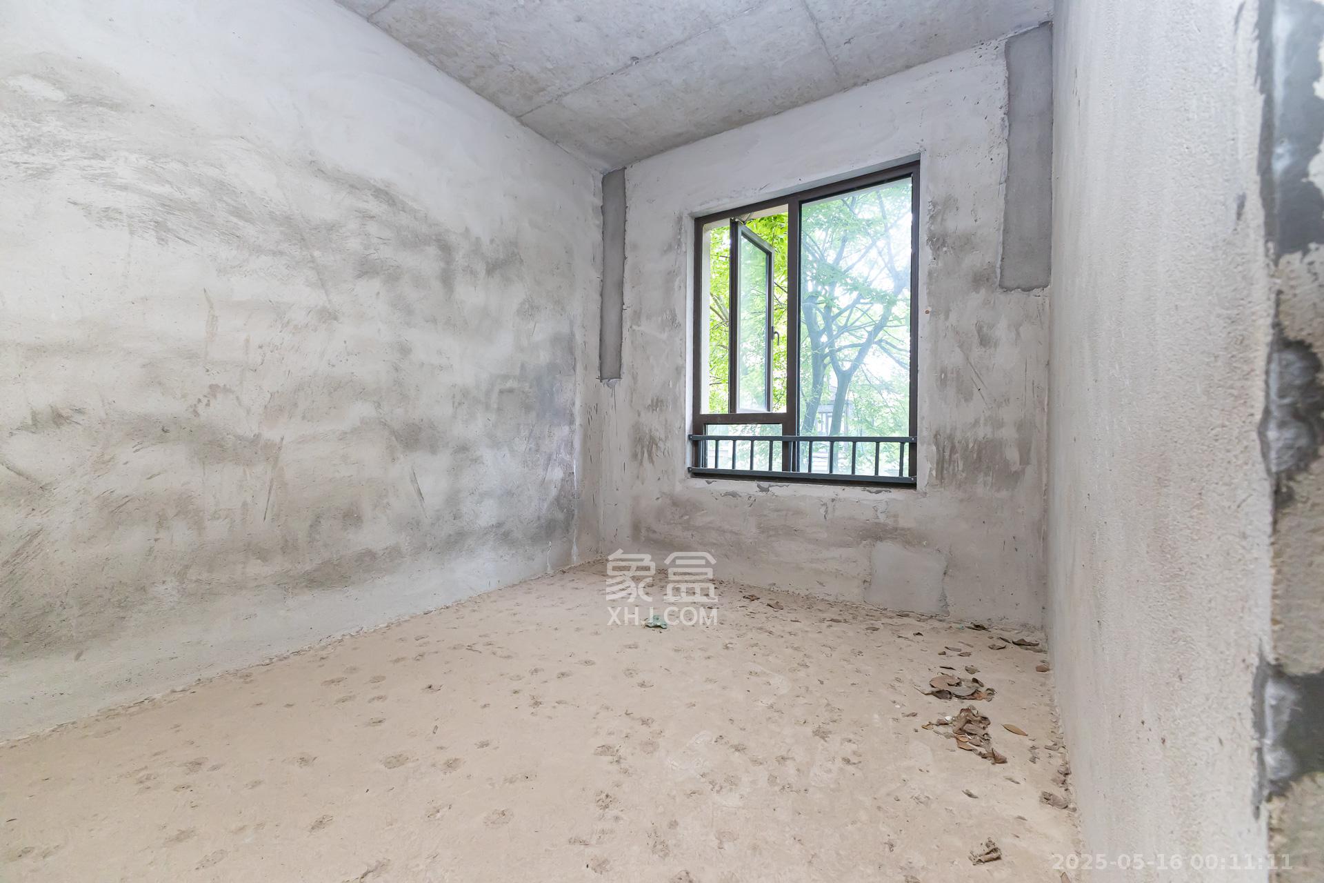 龙湖璟宸原著(龙湖紫宸)  5室3厅3卫    580.0万 龙湖璟宸原著(龙湖紫宸)  5室3厅3卫    580.0万卧室