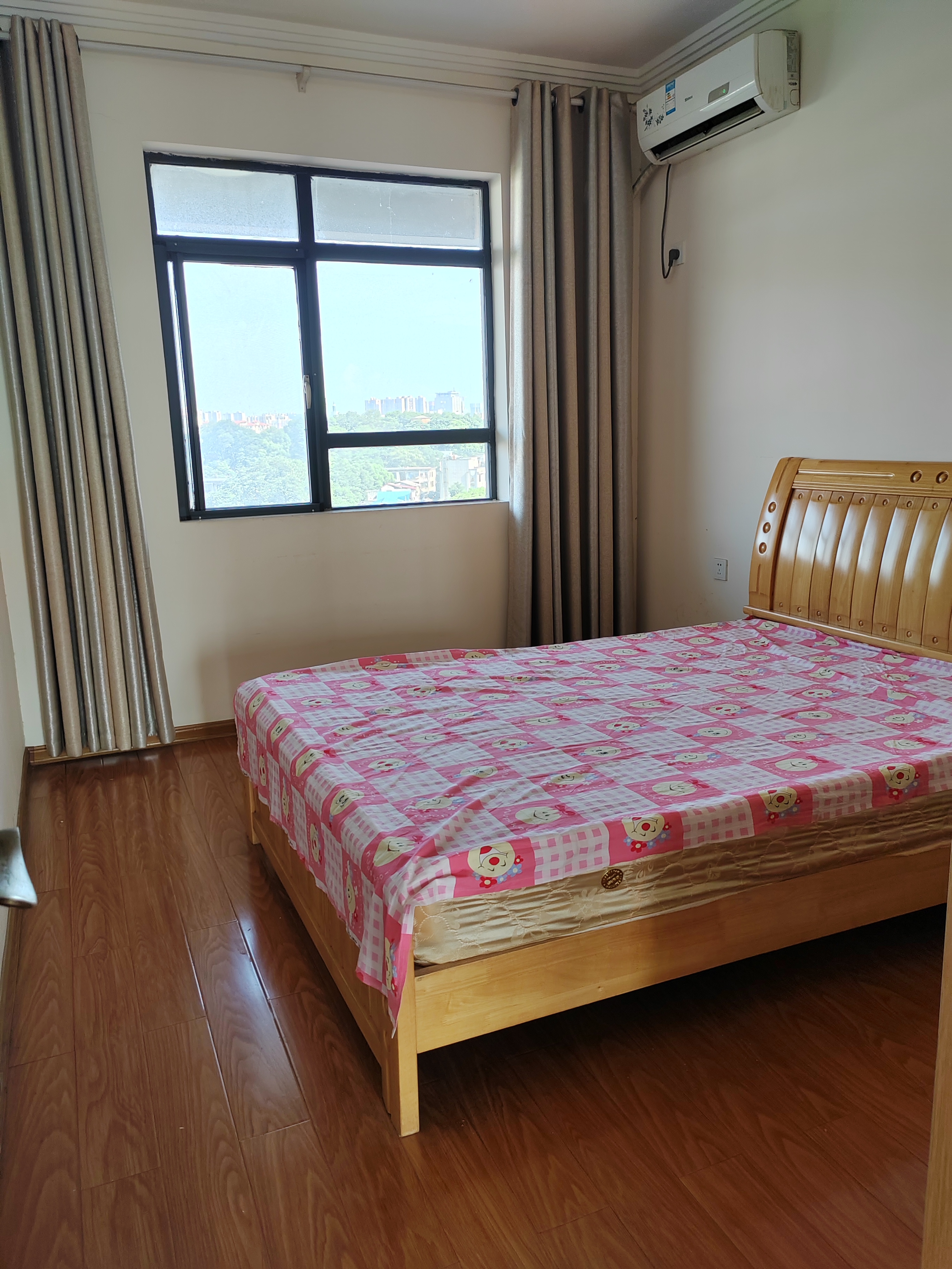 太一御江城 3室2厅2卫 2200.0元/月 太一御江城 3室2厅2卫 2200.0元/月室内图