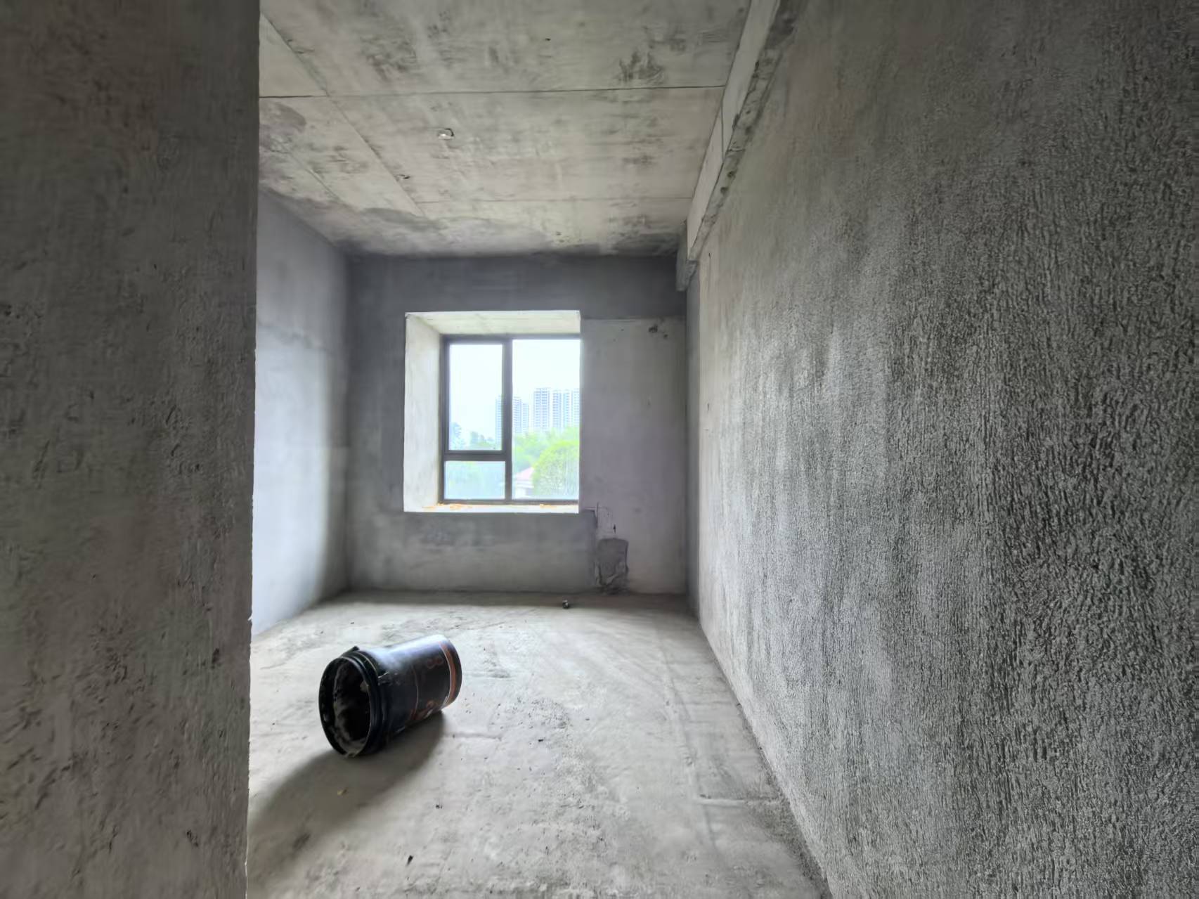 吉鸿花园 3室2厅2卫 59.8万 吉鸿花园 3室2厅2卫 59.8万客厅