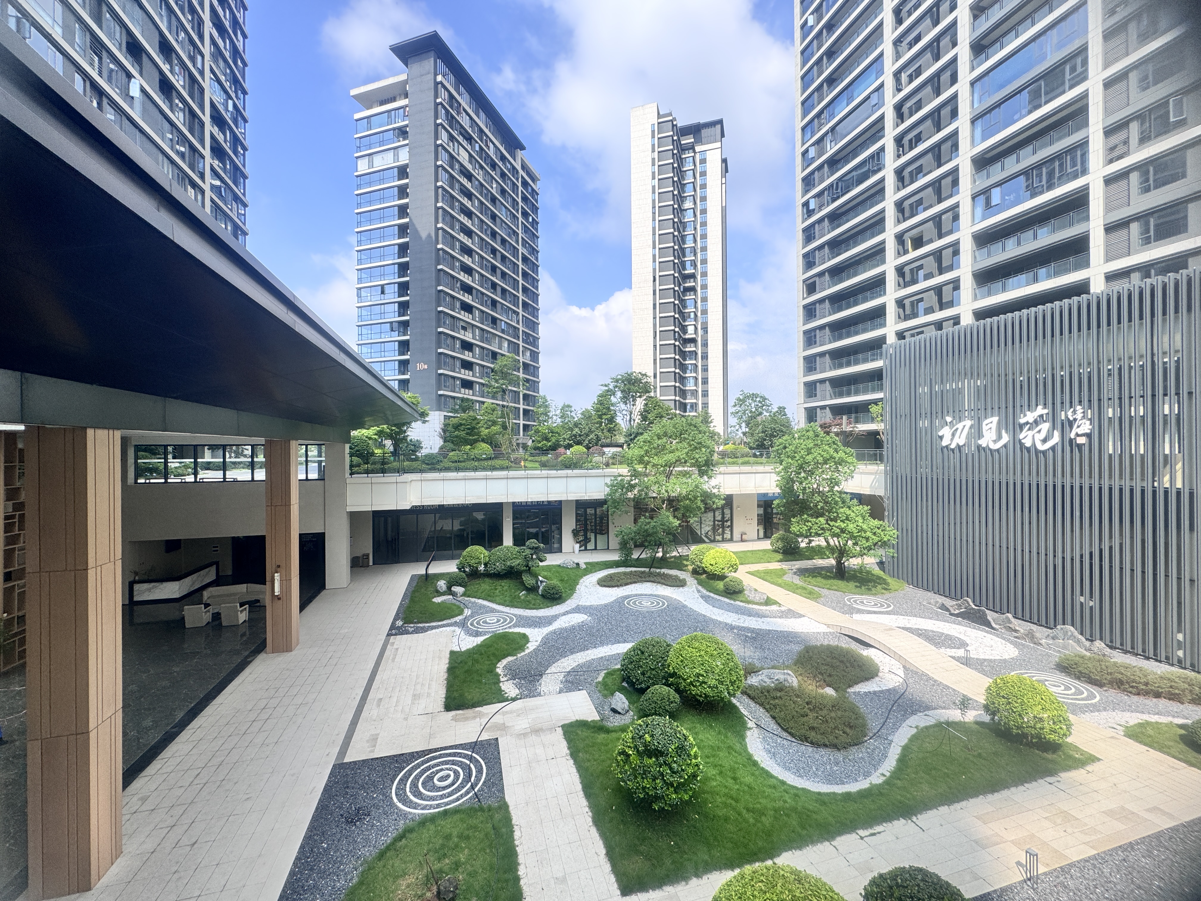 中铁银城江月 5室2厅3卫 105.0万 中铁银城江月 5室2厅3卫 105.0万室内图