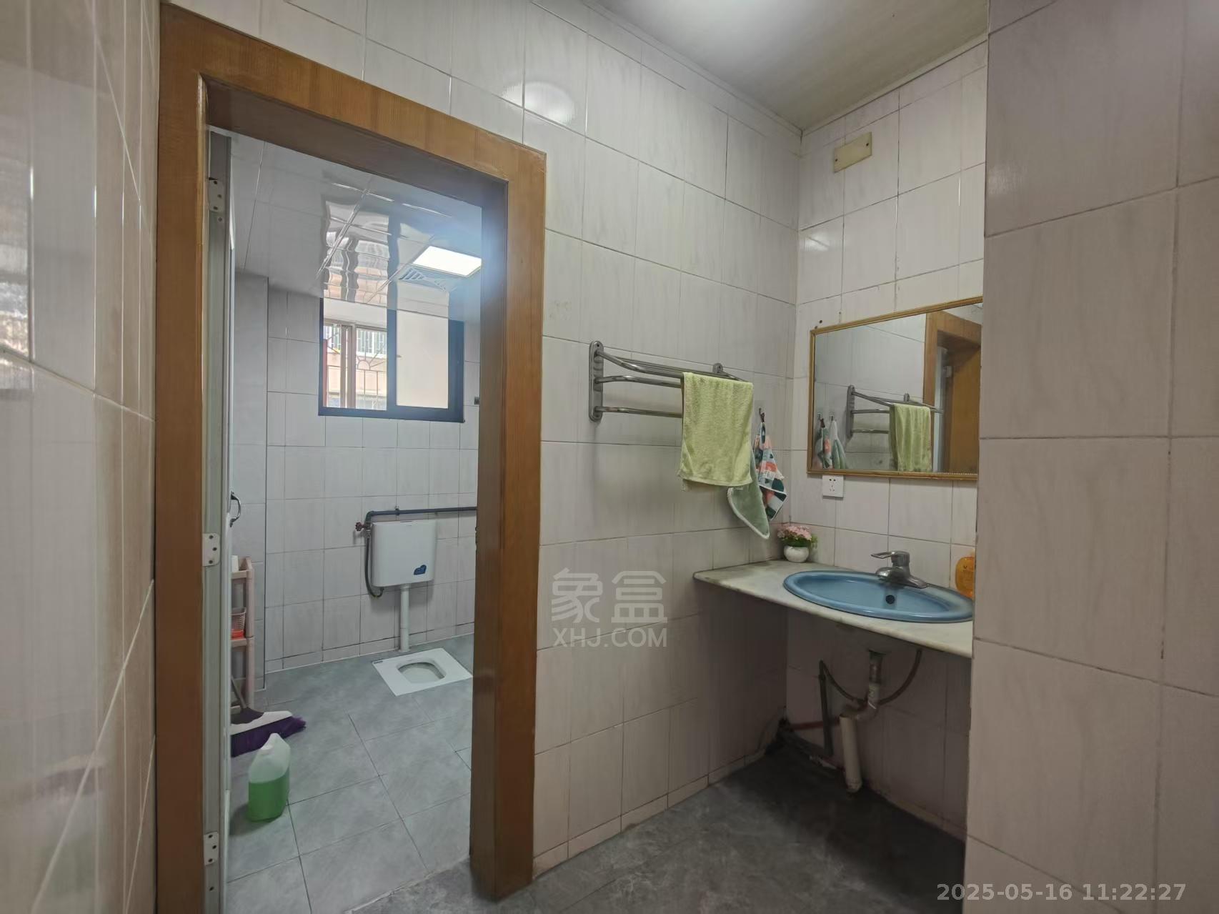 金泉综合楼 3室2厅2卫 1300.0元/月 金泉综合楼 3室2厅2卫 1300.0元/月室内图