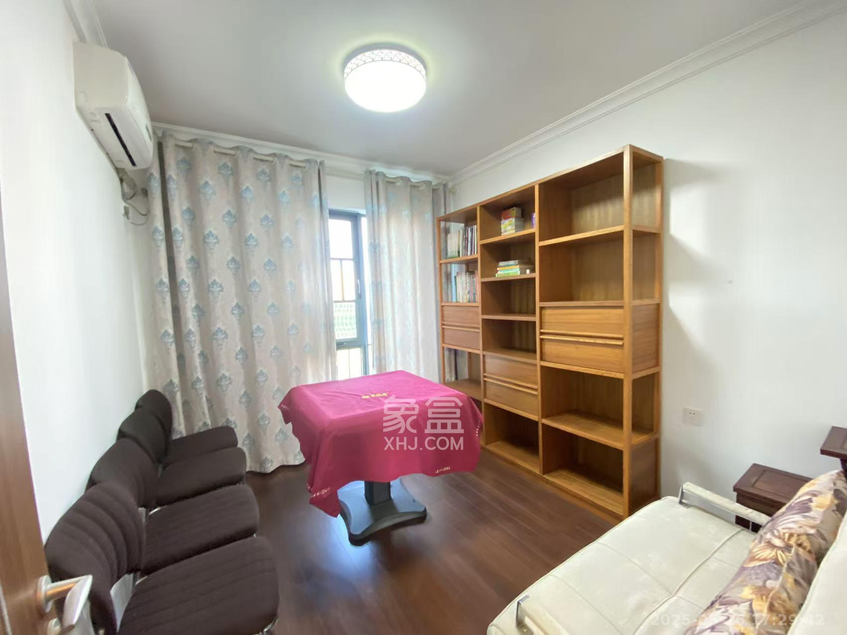 万科白鹭郡  4室2厅2卫    3800.0元/月室内图