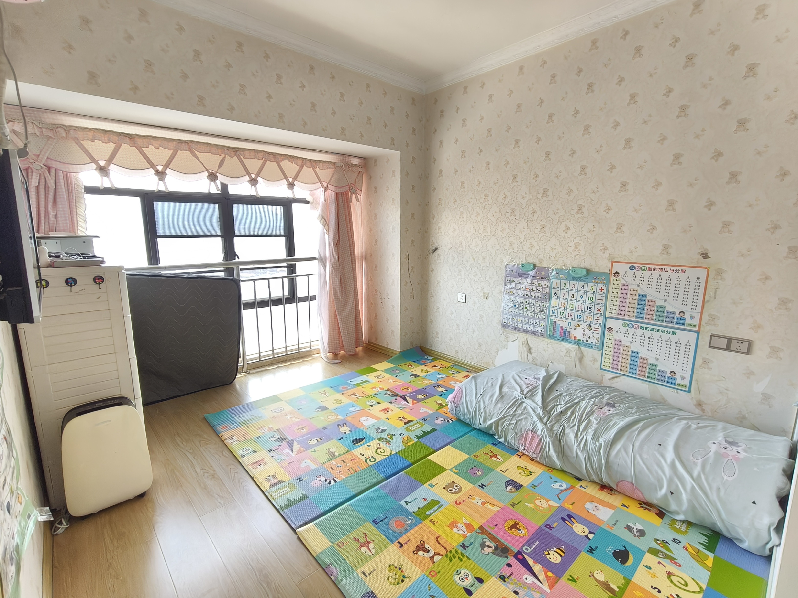 华天城小区 2室2厅1卫 1500.0元/月 华天城小区 2室2厅1卫 1500.0元/月室内图