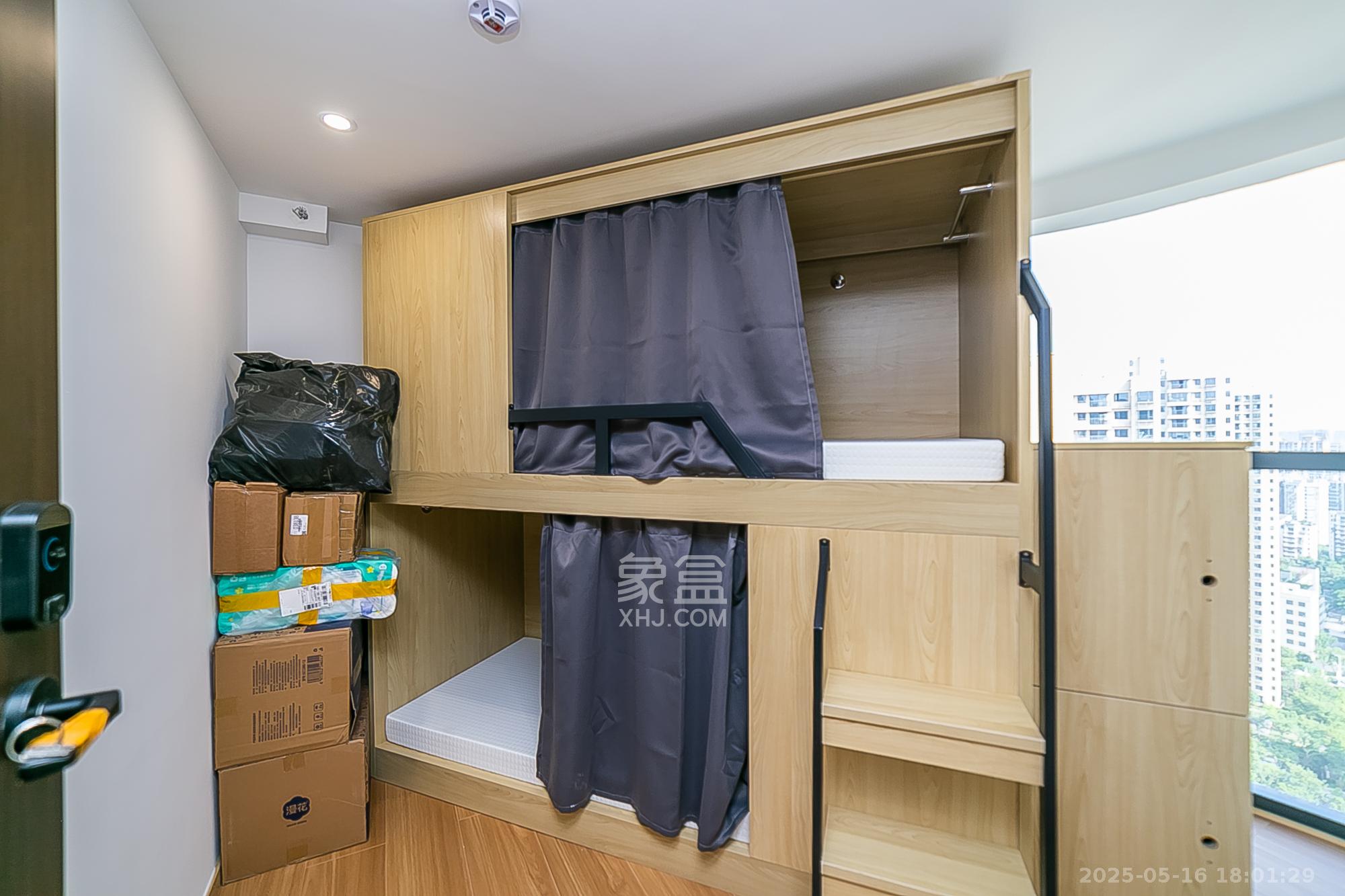 万润时光里 6室2厅1卫 60.0万 万润时光里 6室2厅1卫 60.0万卧室