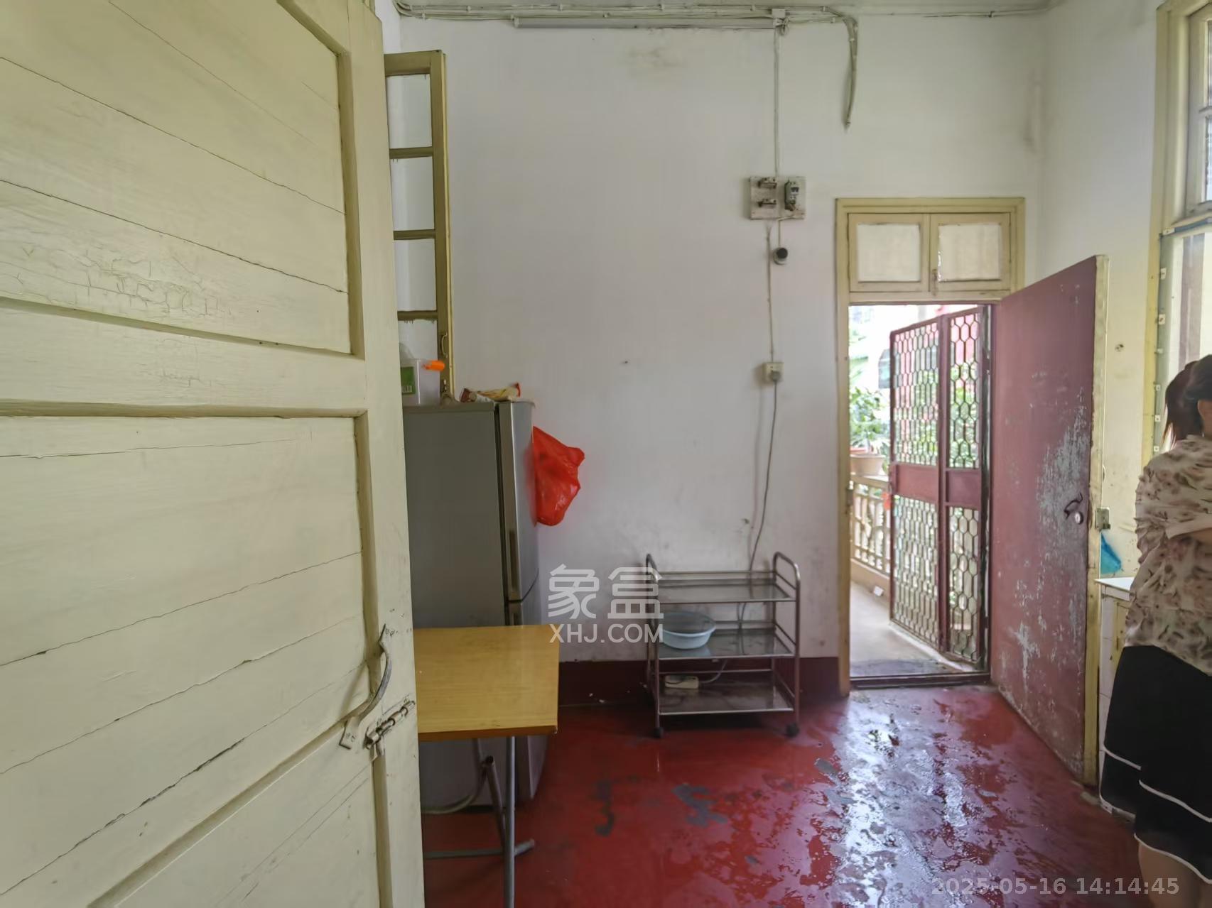 长重机械厂宿舍 2室1厅1卫 1400.0元/月 长重机械厂宿舍 2室1厅1卫 1400.0元/月室内图