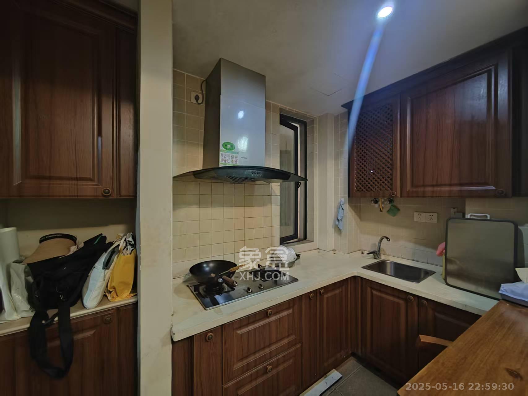 保利城(中航城国际社区、郡原美村) 1室1厅1卫 29.8万 保利城(中航城国际社区、郡原美村) 1室1厅1卫 29.8万厨房