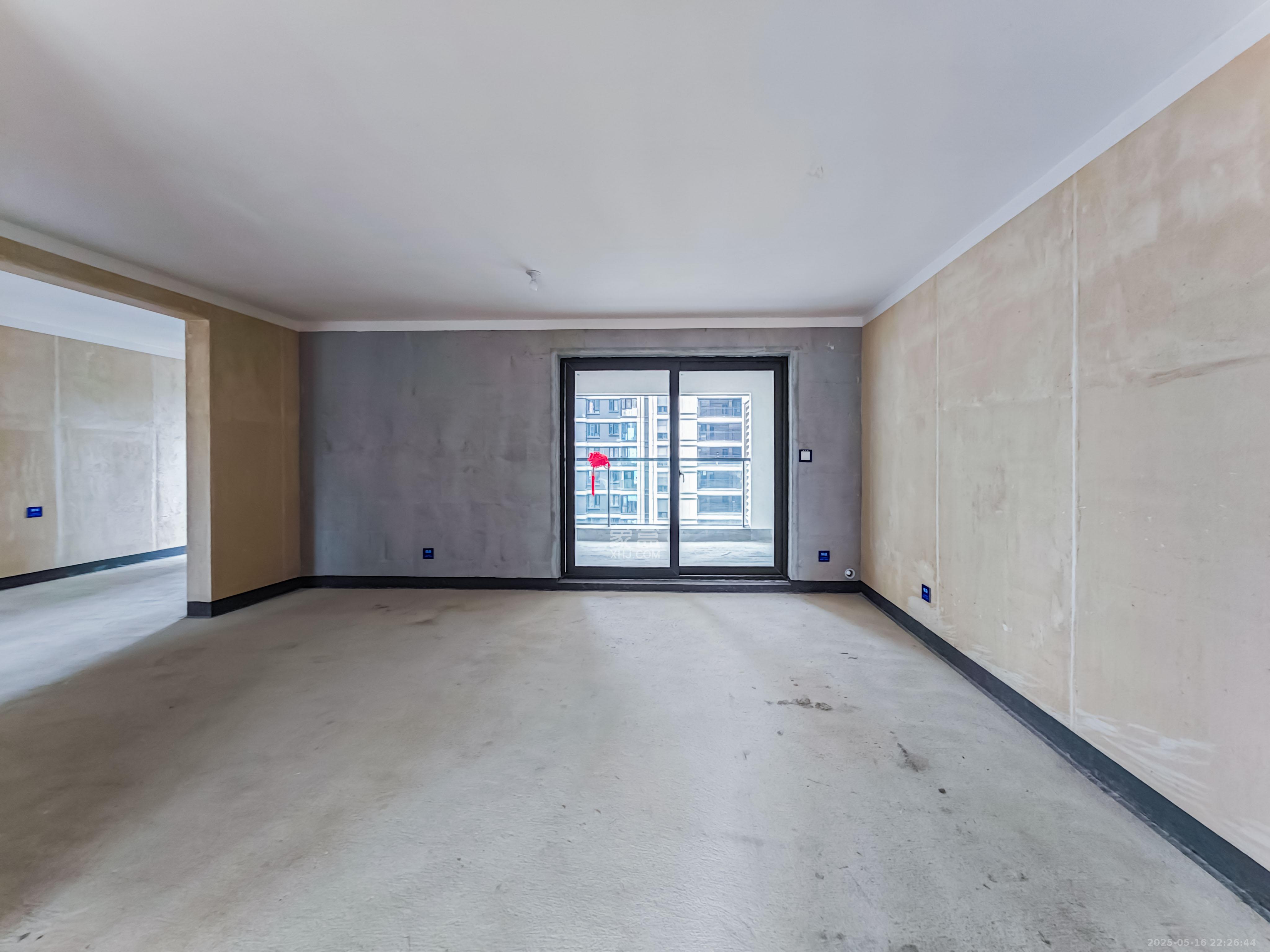 建发玖洲观澜  4室2厅2卫   230.00万