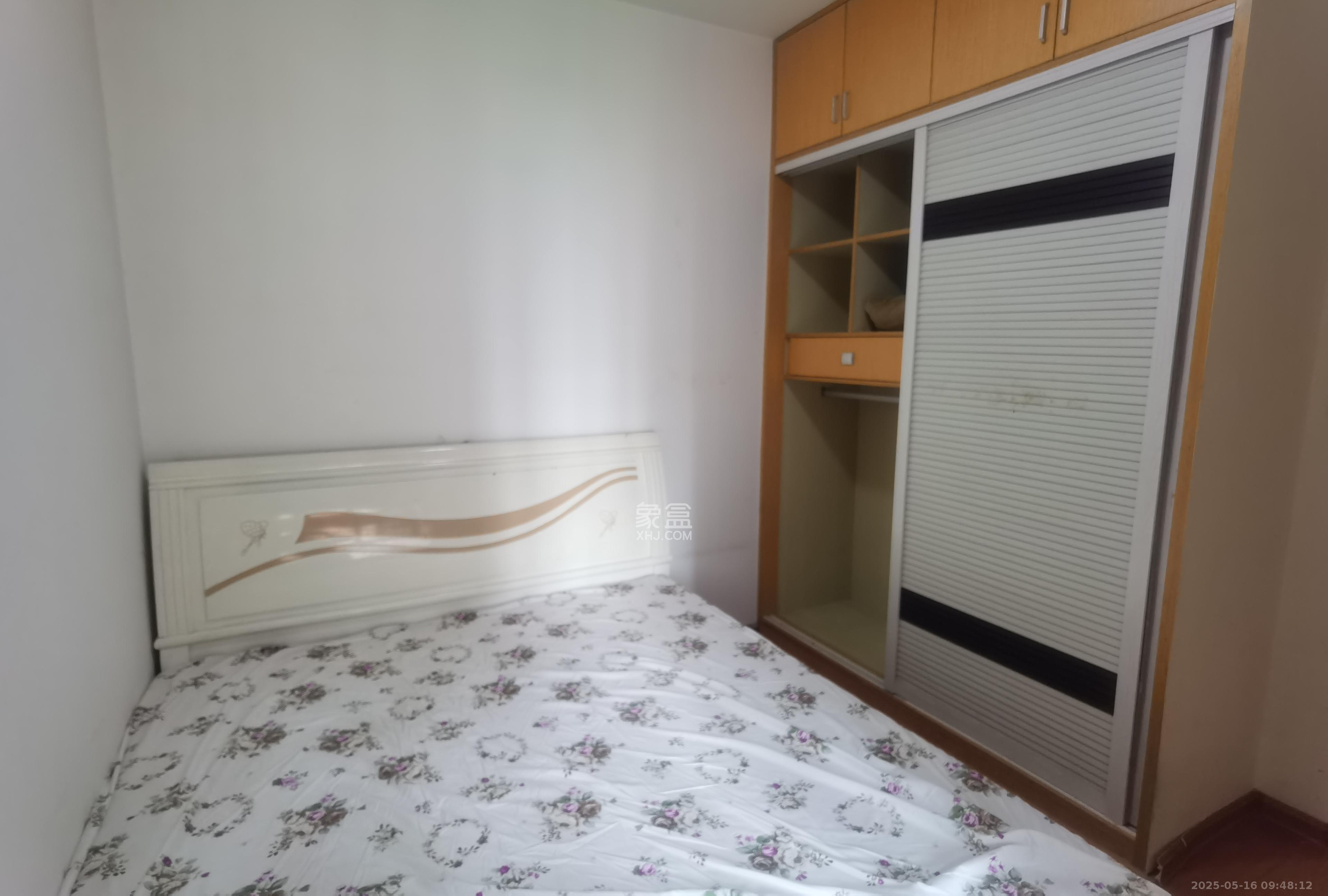 三一街区  3室2厅1卫   1800.00元/月室内图