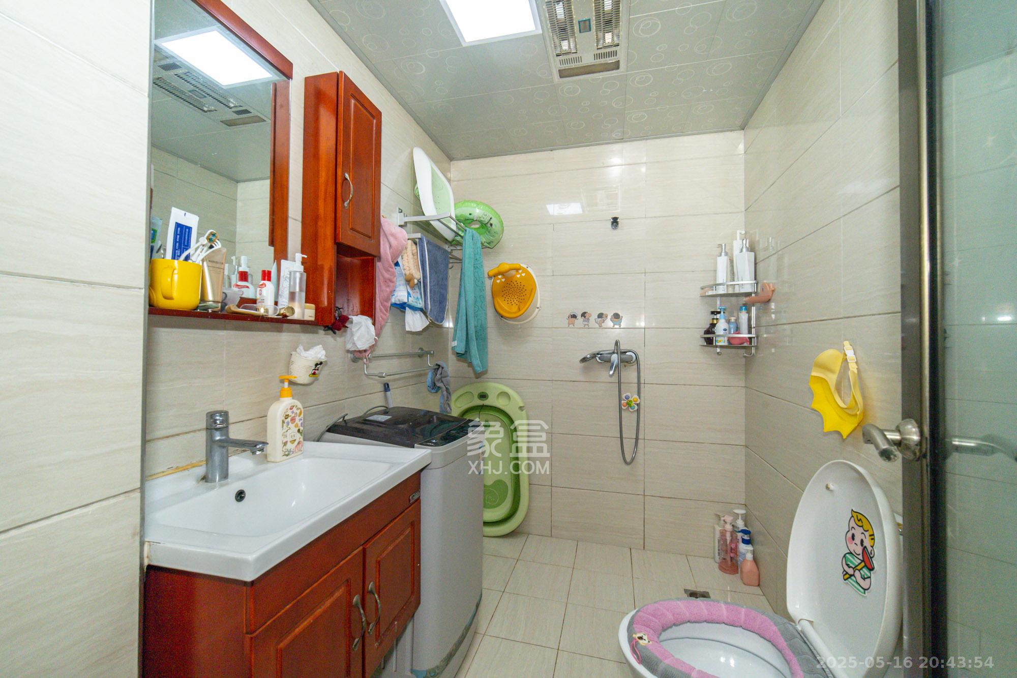 楚天中苑 3室2厅2卫 68.0万 楚天中苑 3室2厅2卫 68.0万卫生间