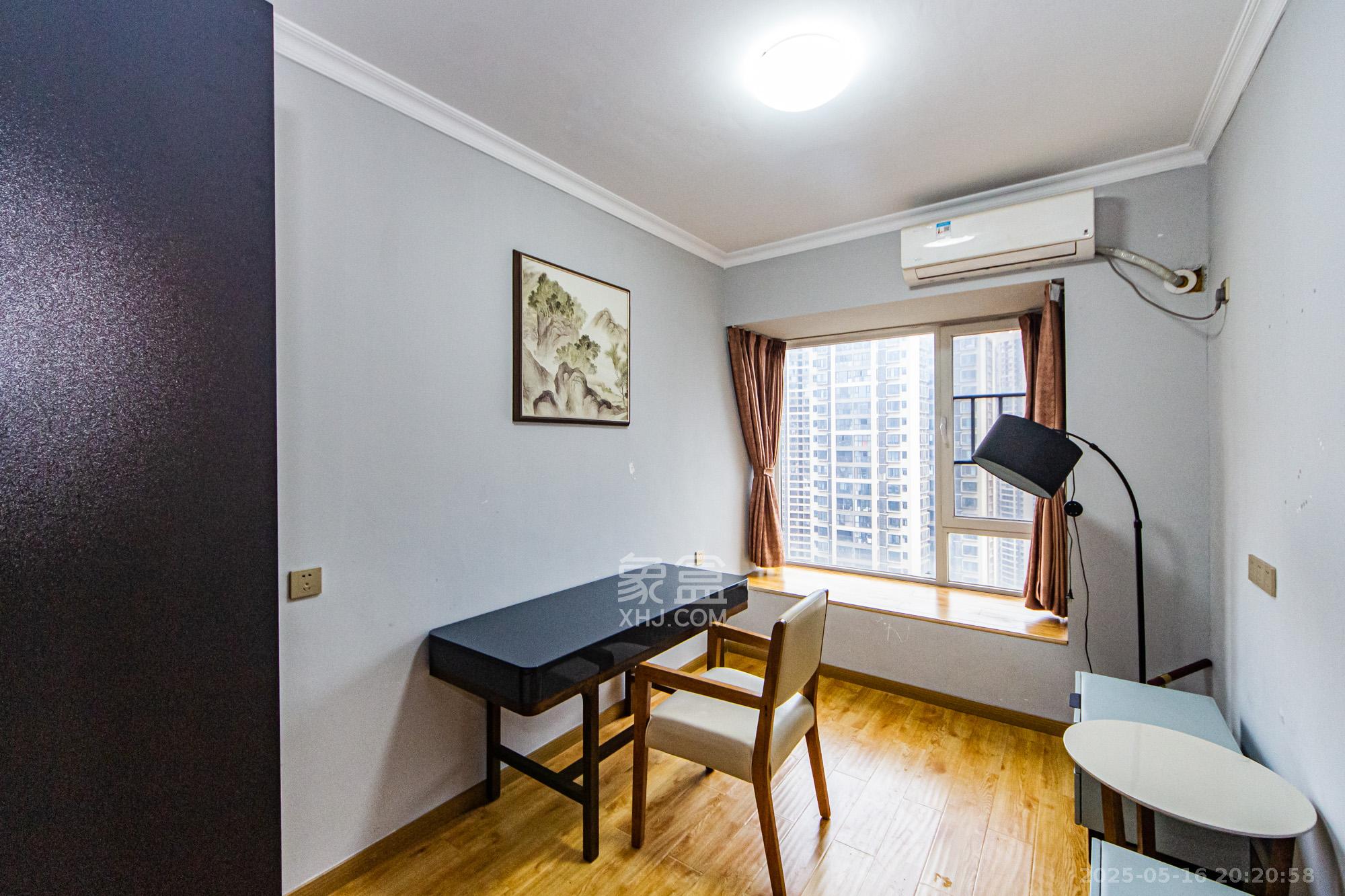 北辰三角洲C3区 4室2厅2卫 195.0万 北辰三角洲C3区 4室2厅2卫 195.0万卧室