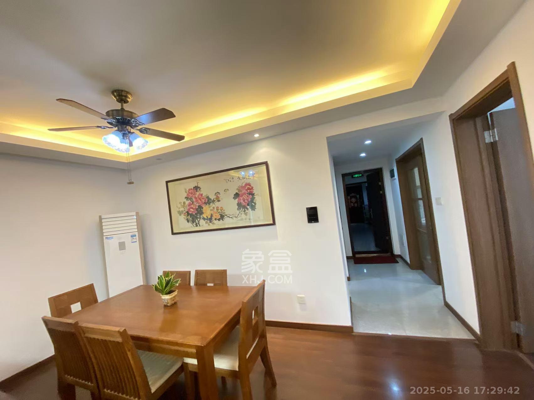 万科白鹭郡  4室2厅2卫    3800.0元/月室内图