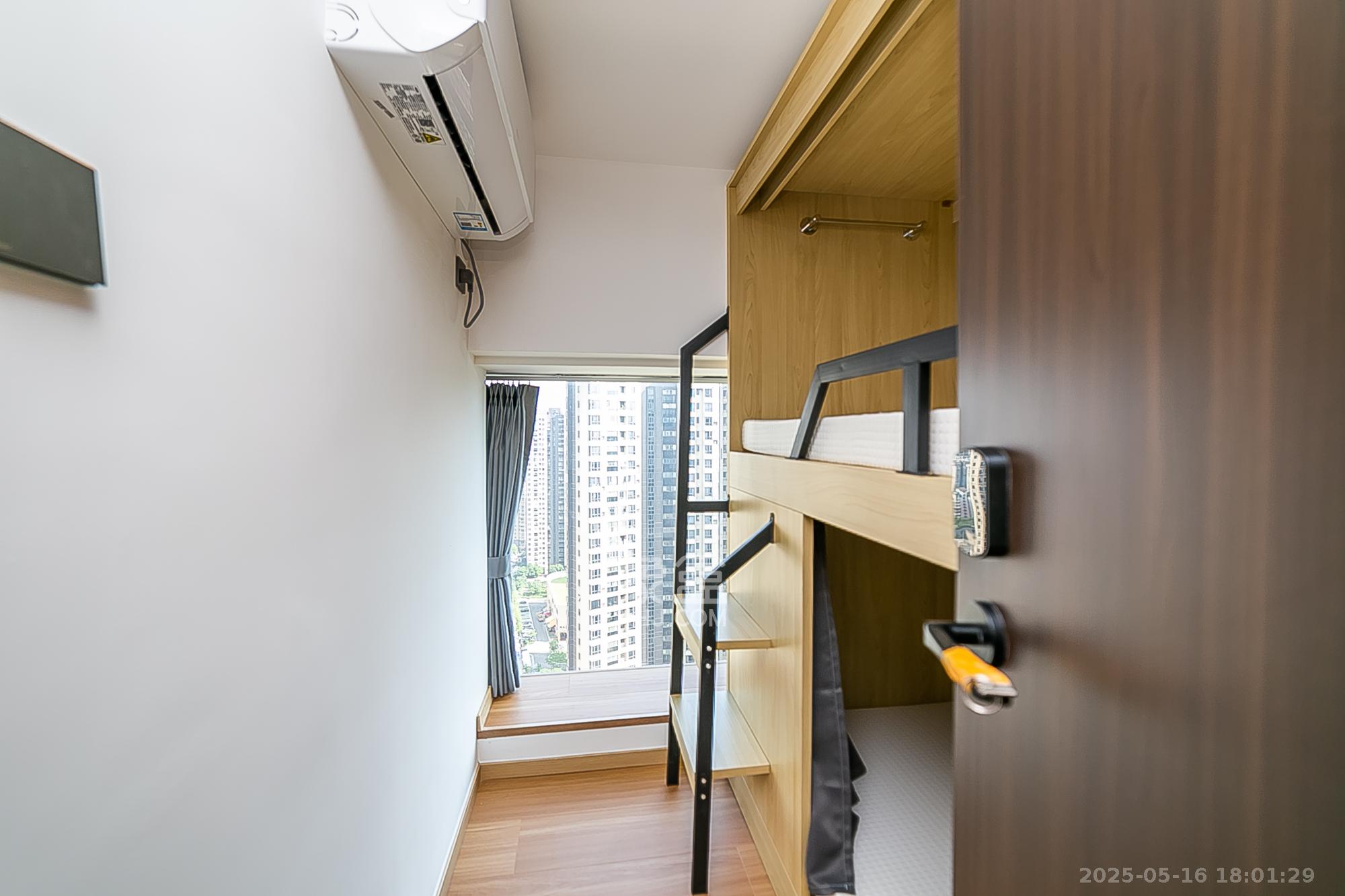 万润时光里 6室2厅1卫 60.0万 万润时光里 6室2厅1卫 60.0万卧室