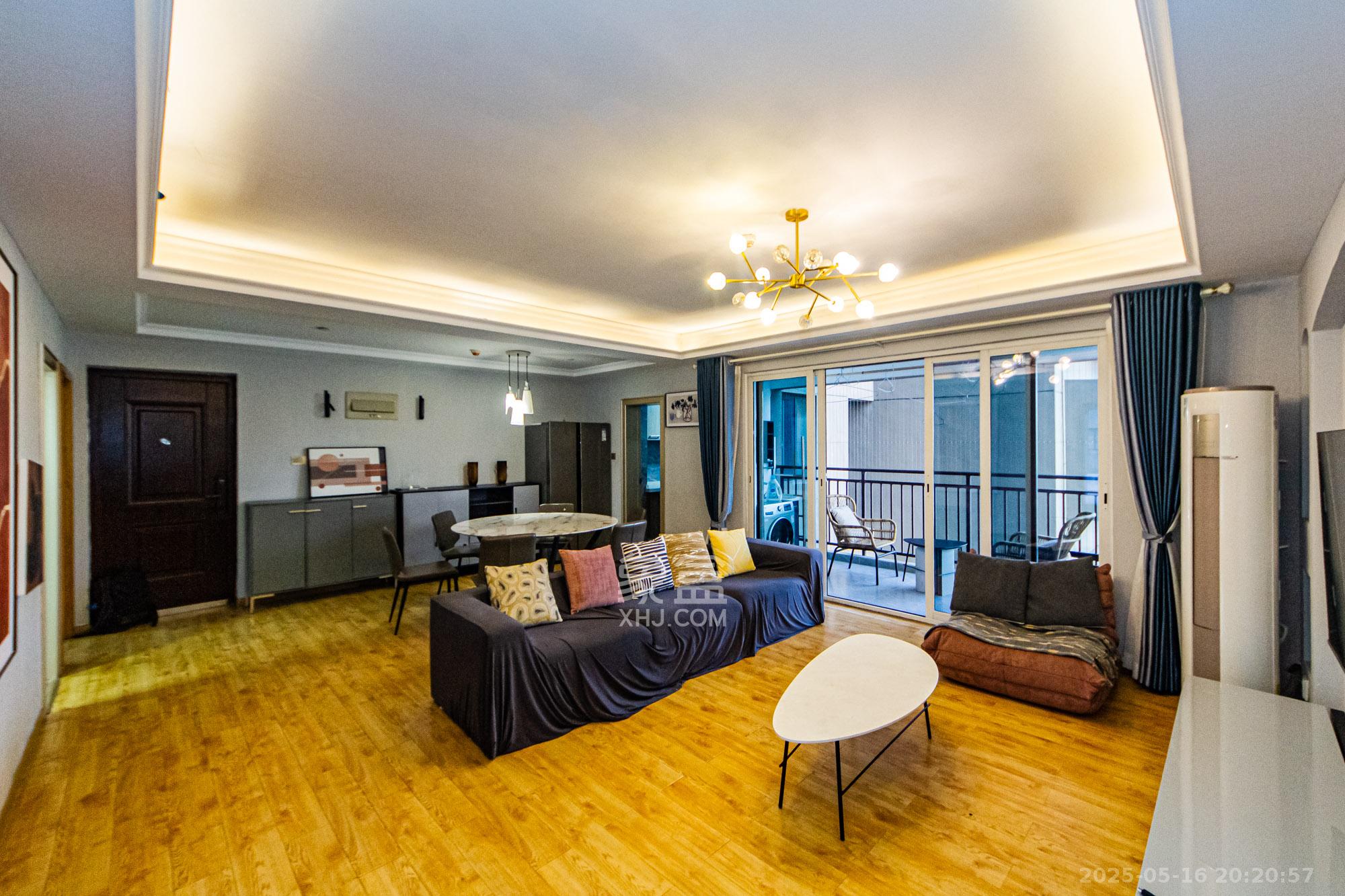 北辰三角洲C3区 4室2厅2卫 195.0万 北辰三角洲C3区 4室2厅2卫 195.0万客厅