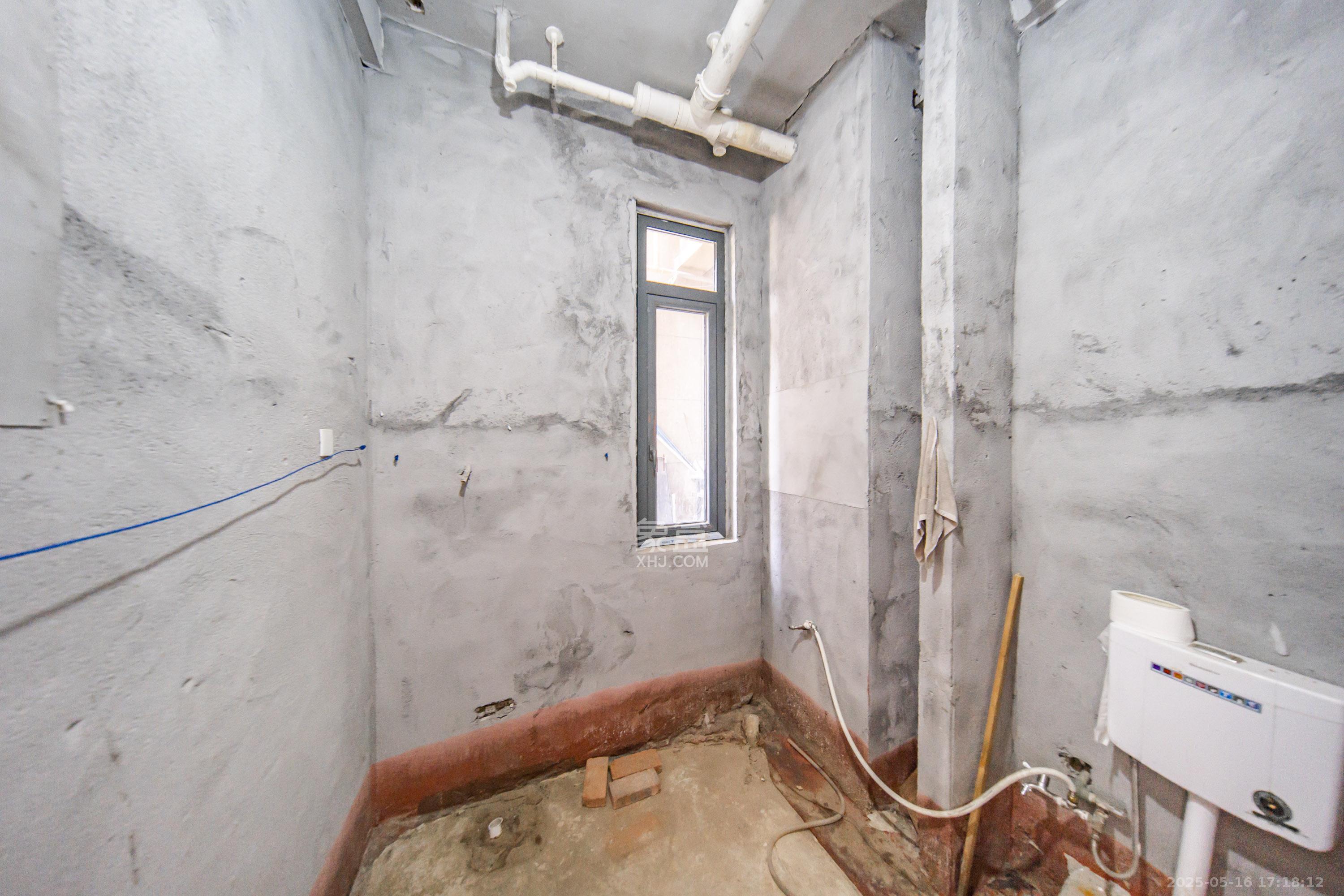 恒大半山悦府  1室1厅1卫    30.0万 恒大半山悦府  1室1厅1卫    30.0万卫生间