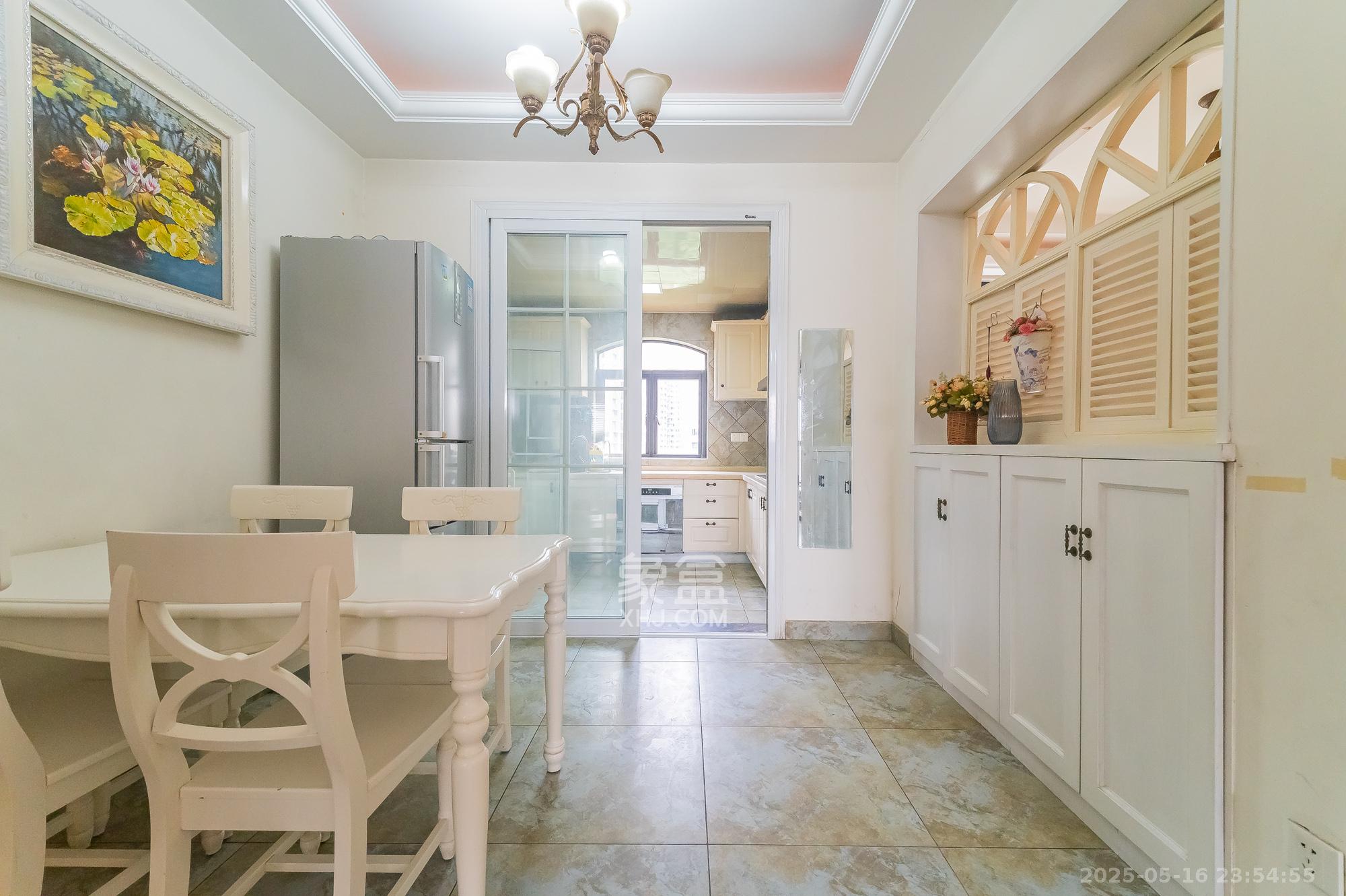 鹏基诺亚山林 3室2厅2卫 78.8万 鹏基诺亚山林 3室2厅2卫 78.8万客厅