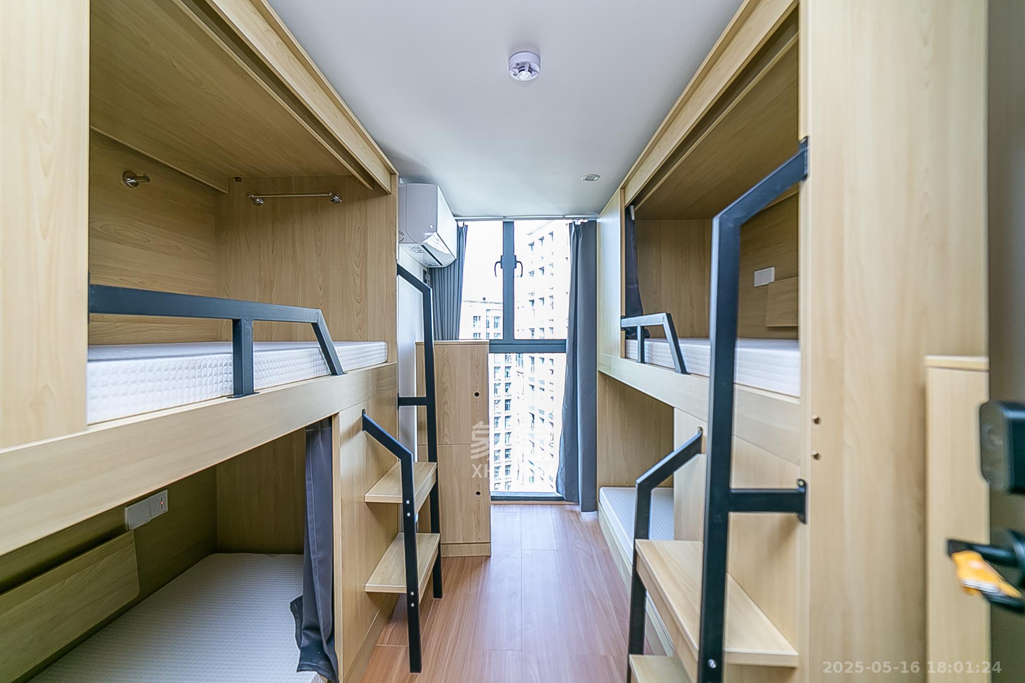 万润时光里 6室2厅1卫 60.0万 万润时光里 6室2厅1卫 60.0万卧室