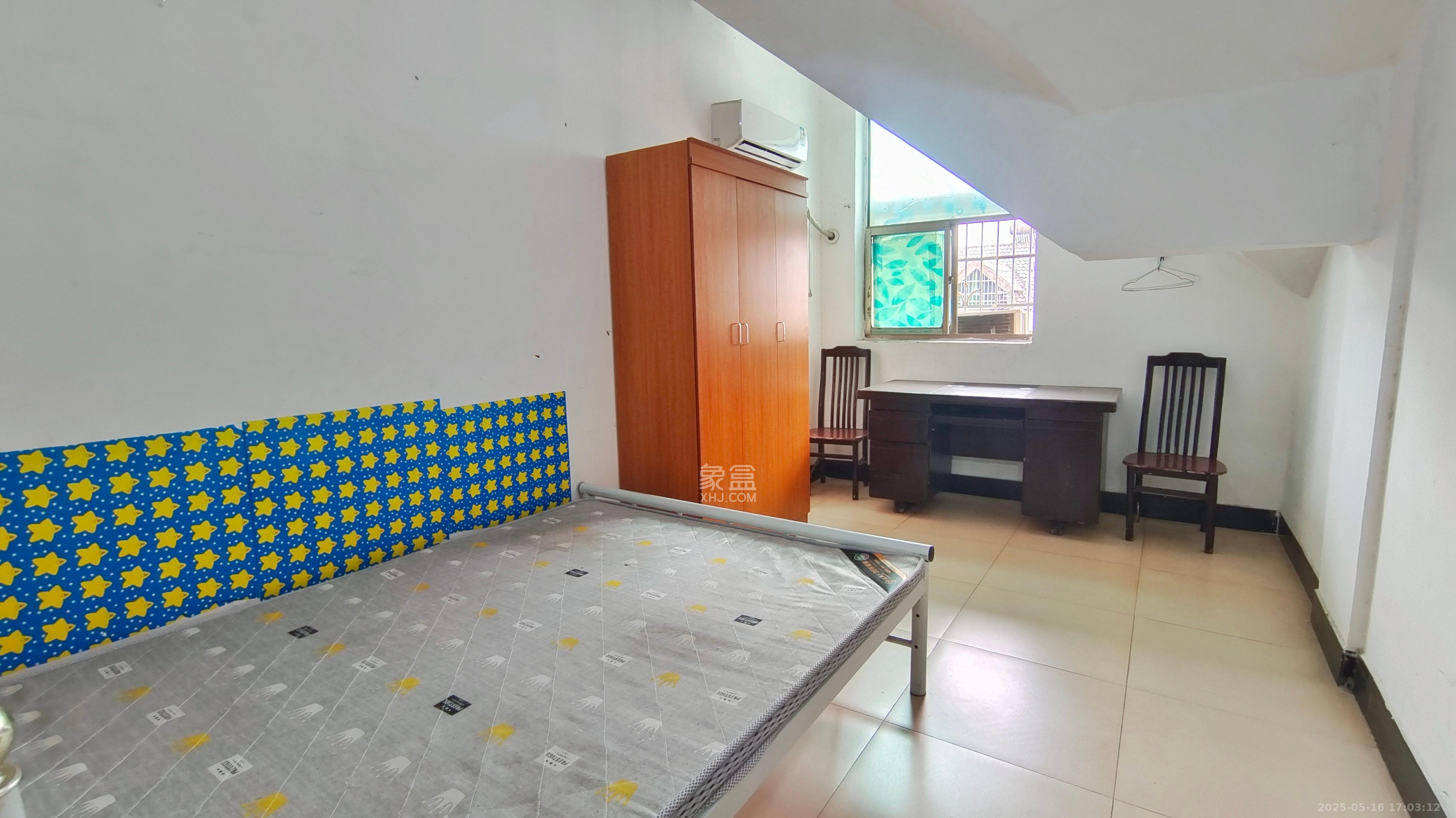 高岭小区 2室1厅1卫 1000.0元/月 高岭小区 2室1厅1卫 1000.0元/月室内图