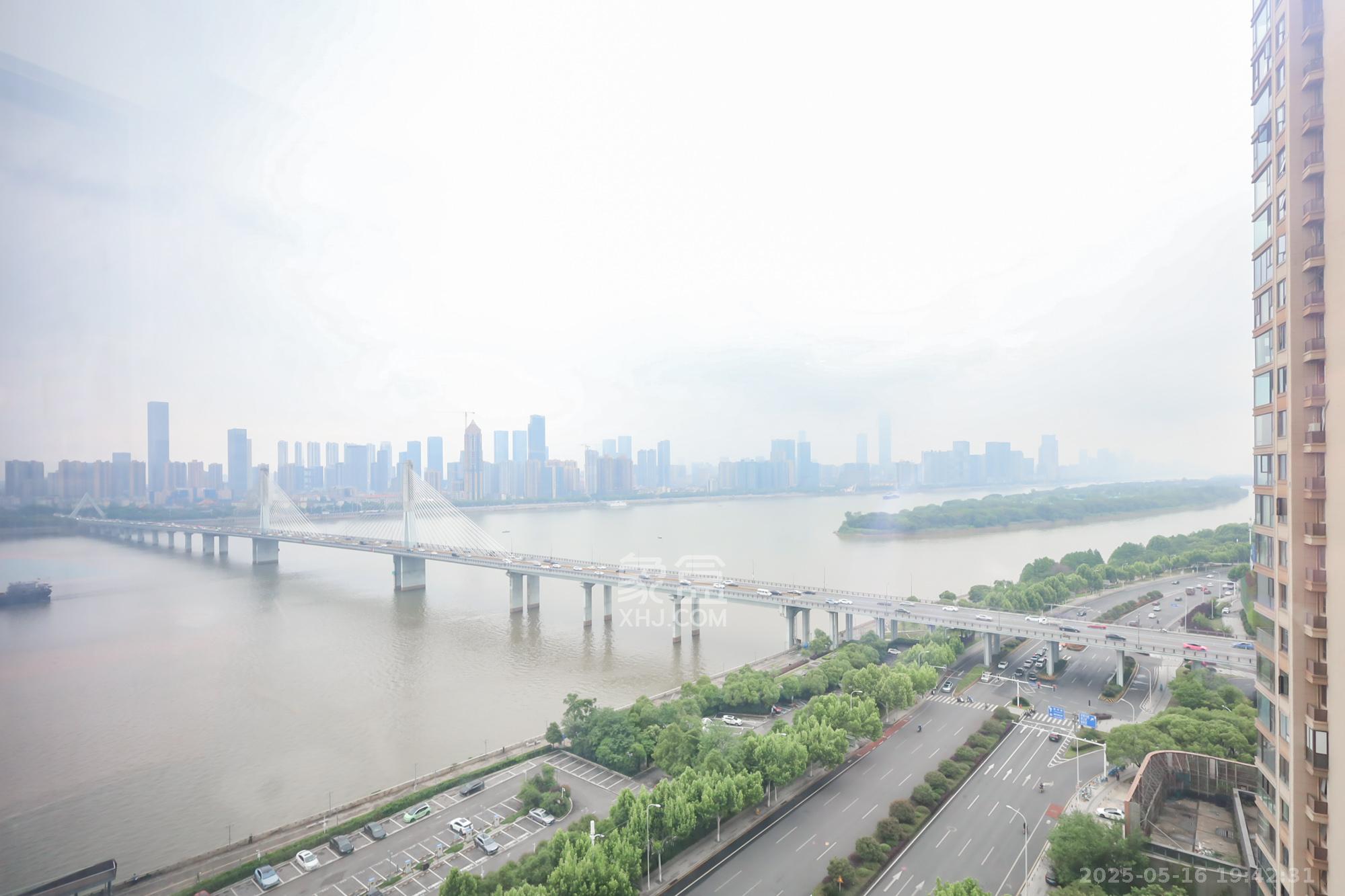 世茂外滩里（世茂铂翠湾三期）  4室2厅2卫   428.00万其他