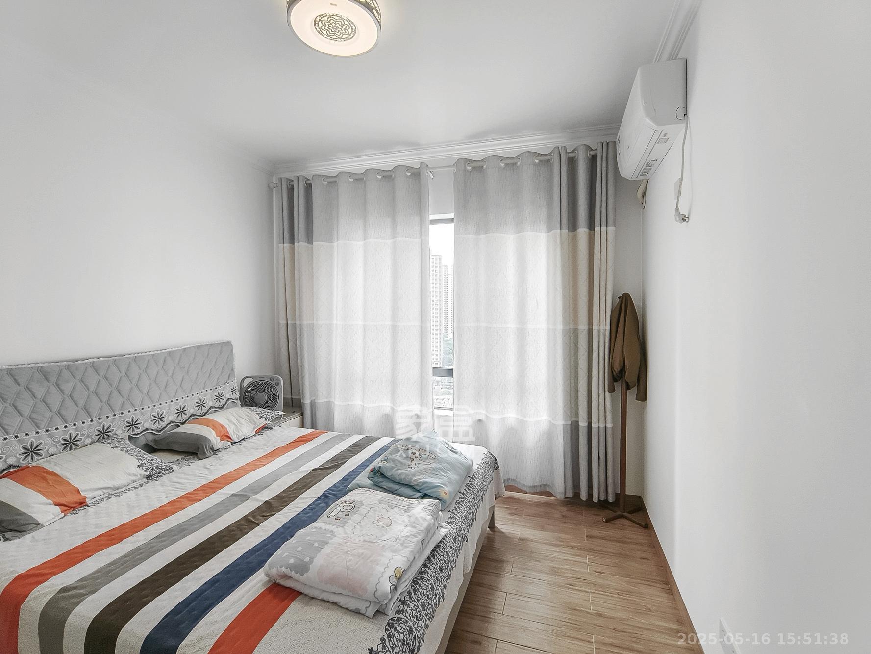 筑梦星园  4室2厅2卫    94.0万卧室