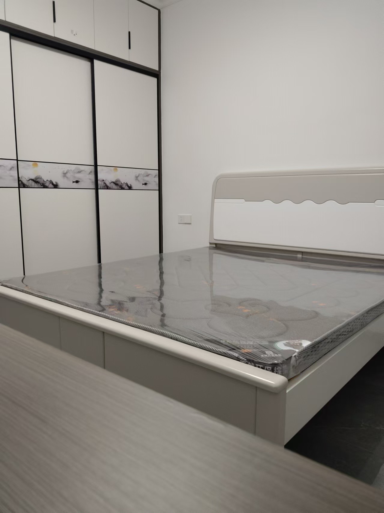 互助小区电梯房 3室2厅1卫 1800.0元/月 互助小区电梯房 3室2厅1卫 1800.0元/月室内图