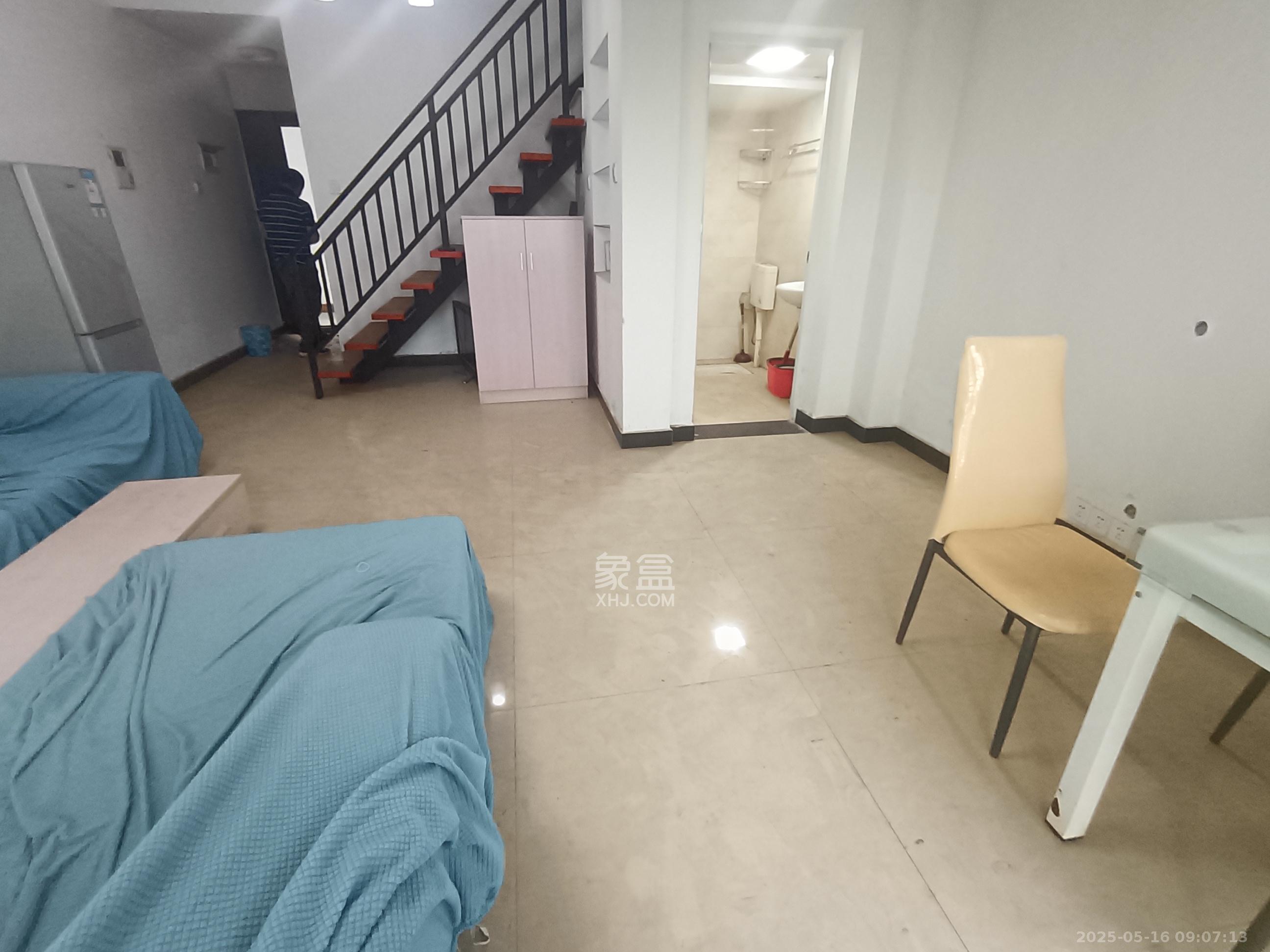 湘府东苑  2室2厅2卫   1800.00元/月室内图