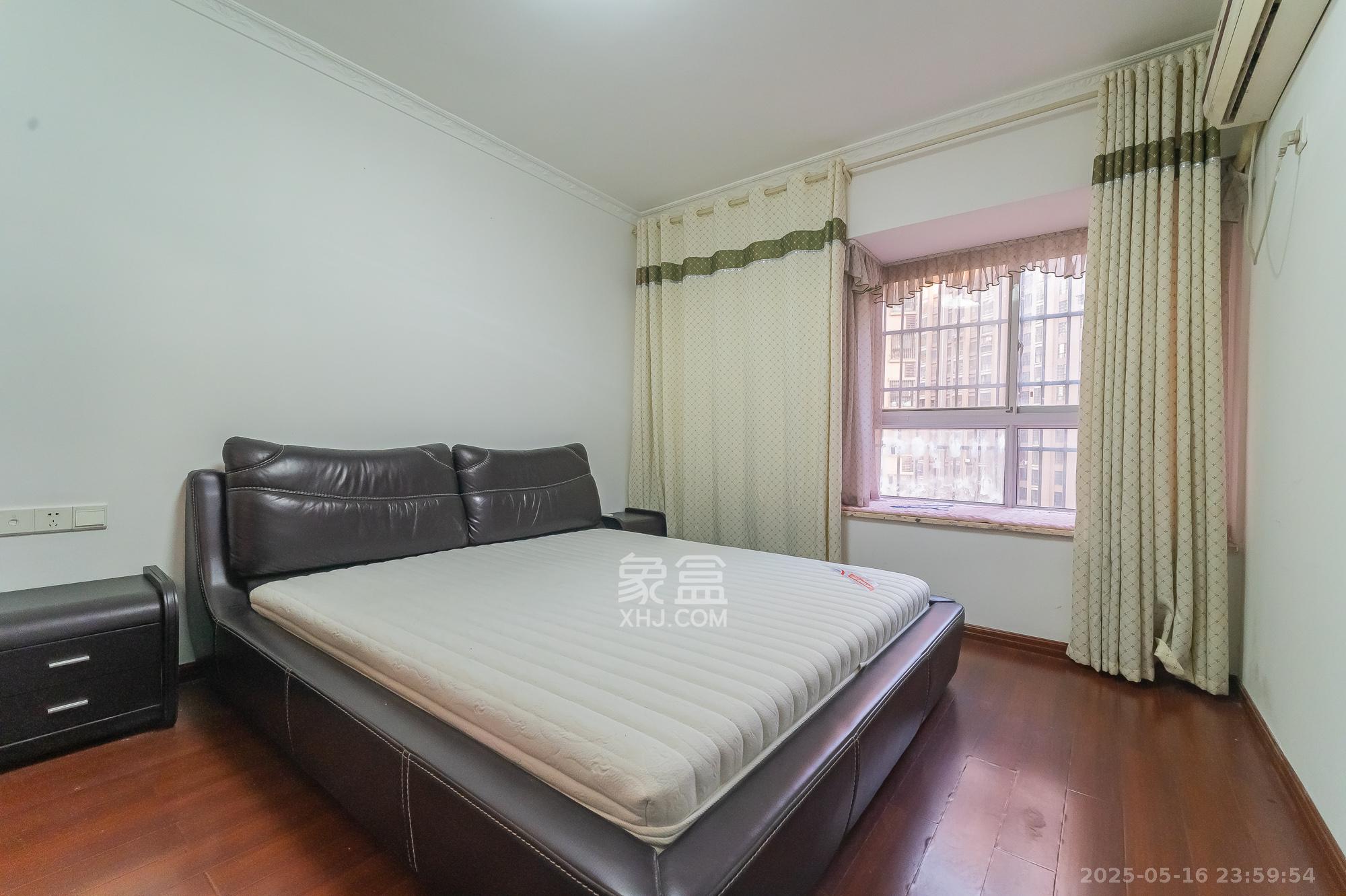 东方航标 3室2厅2卫 85.0万 东方航标 3室2厅2卫 85.0万卧室