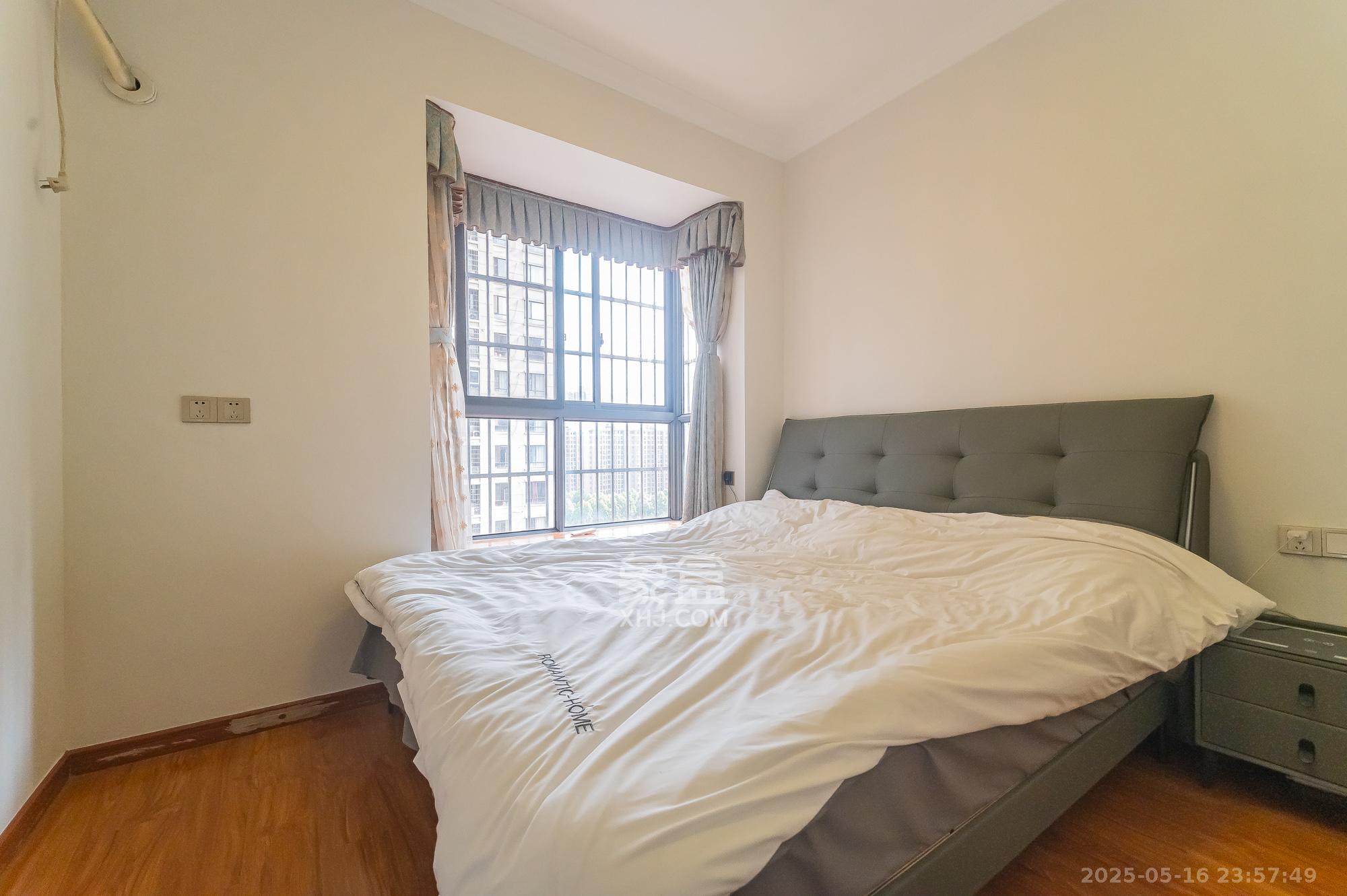 松雅轩(埃克斯社区) 2室2厅1卫 62.8万 松雅轩(埃克斯社区) 2室2厅1卫 62.8万卧室