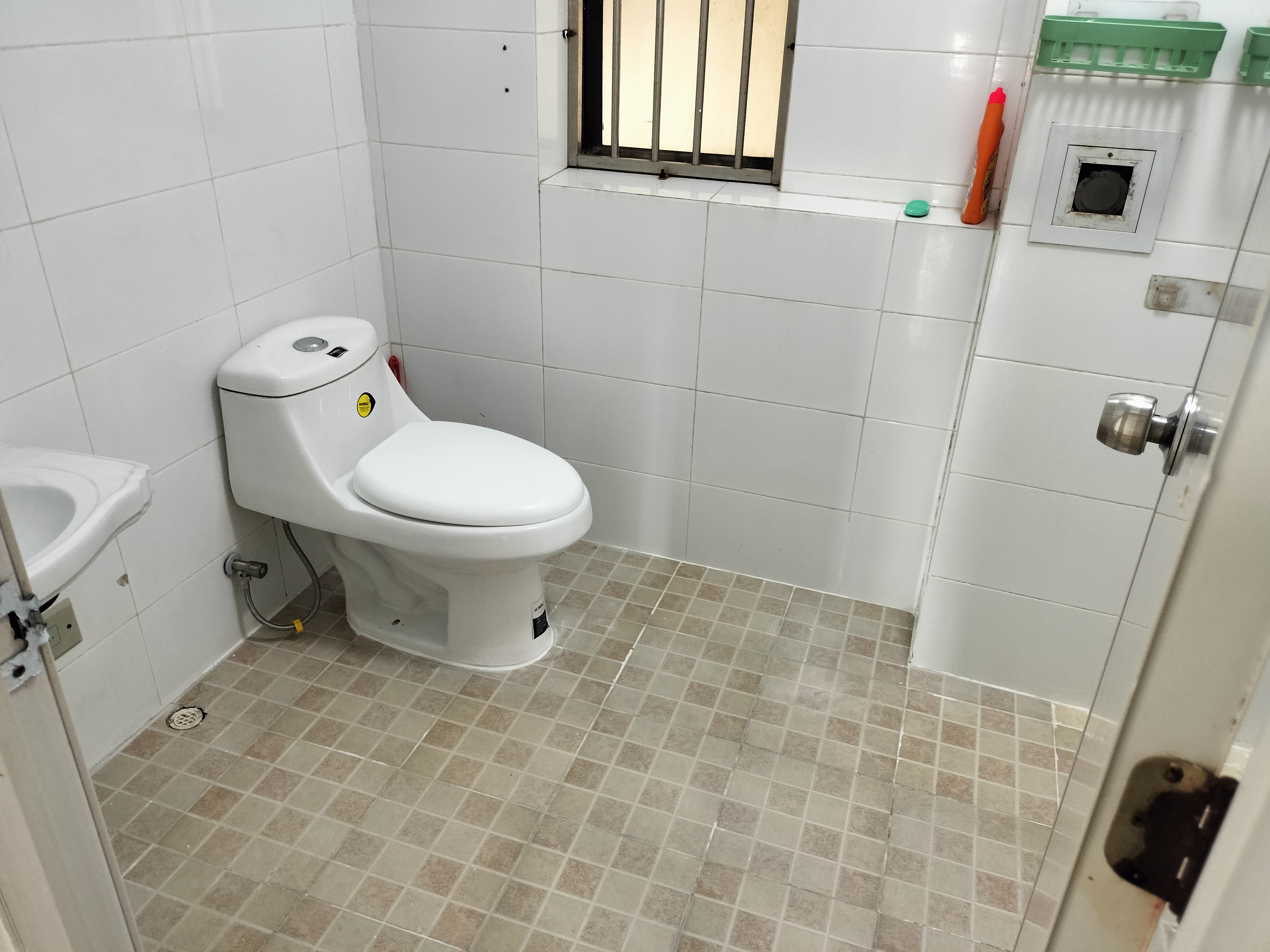 盛贤景都  1室2厅1卫   2400.00元/月室内图