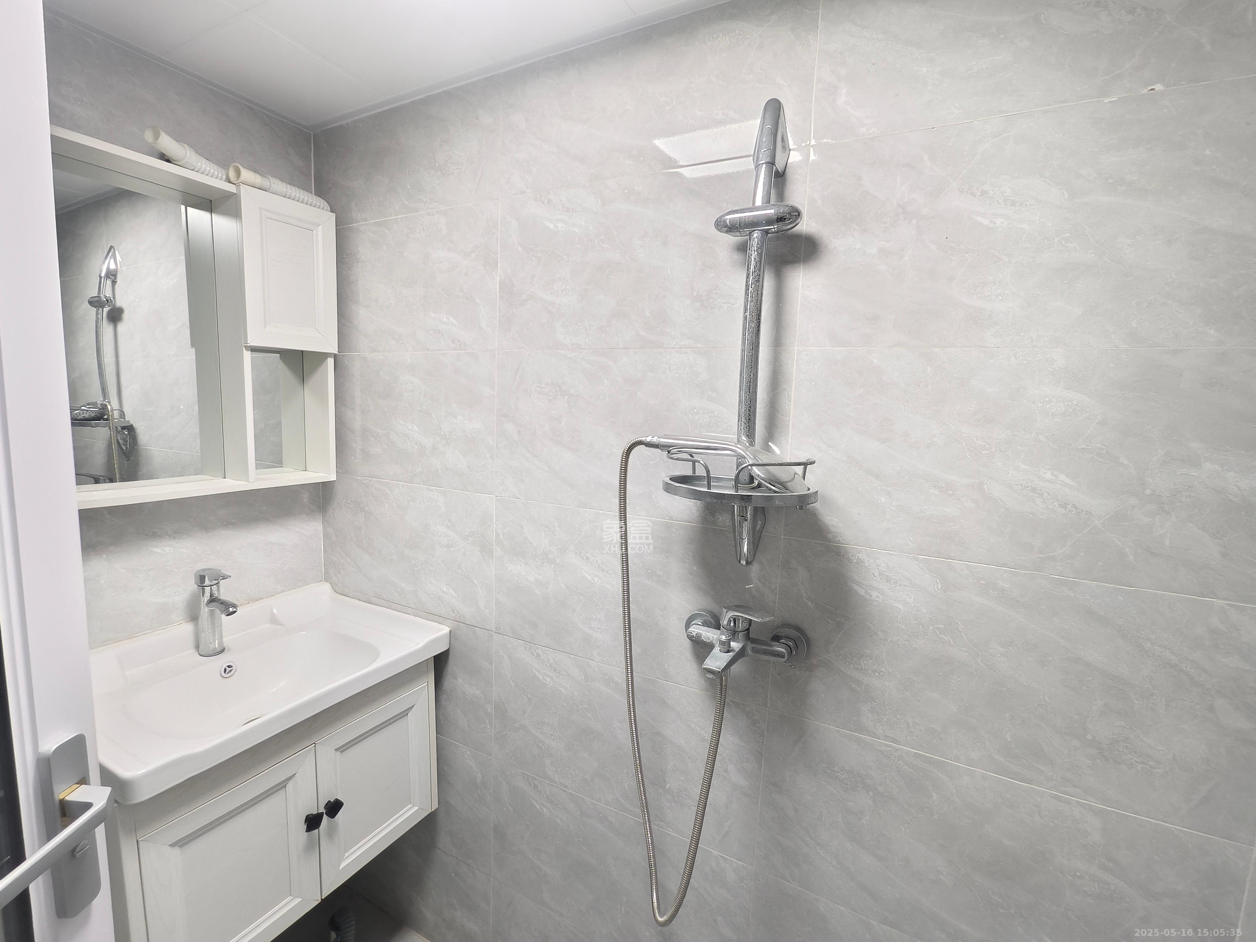 金地中交麓谷香颂(金地中交雅苑) 1室1厅1卫 2100.0元/月 金地中交麓谷香颂(金地中交雅苑) 1室1厅1卫 2100.0元/月室内图