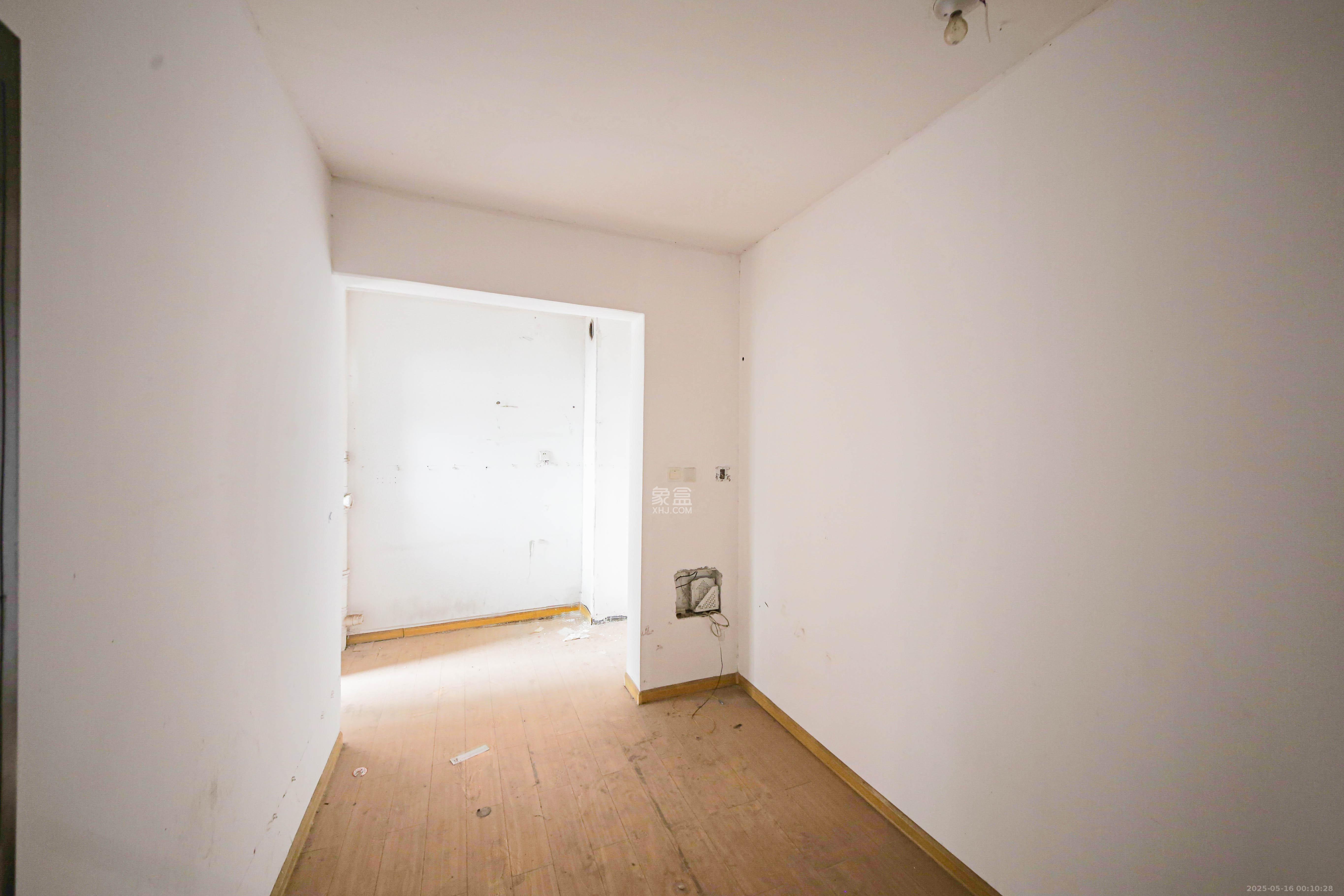 富兴嘉城(富兴汇中央)  2室2厅1卫    72.0万 富兴嘉城(富兴汇中央)  2室2厅1卫    72.0万卧室