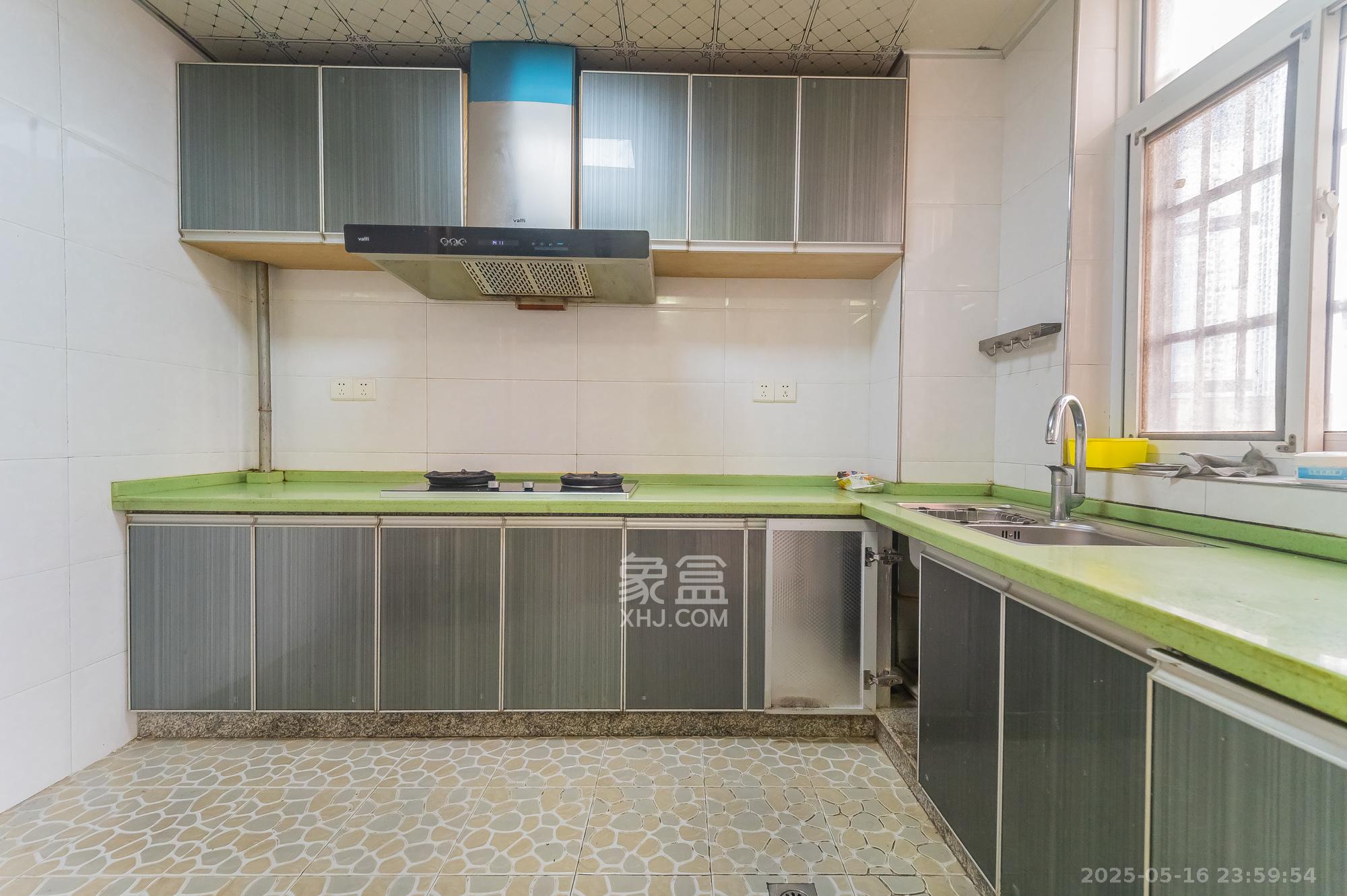 东方航标 3室2厅2卫 85.0万 东方航标 3室2厅2卫 85.0万厨房