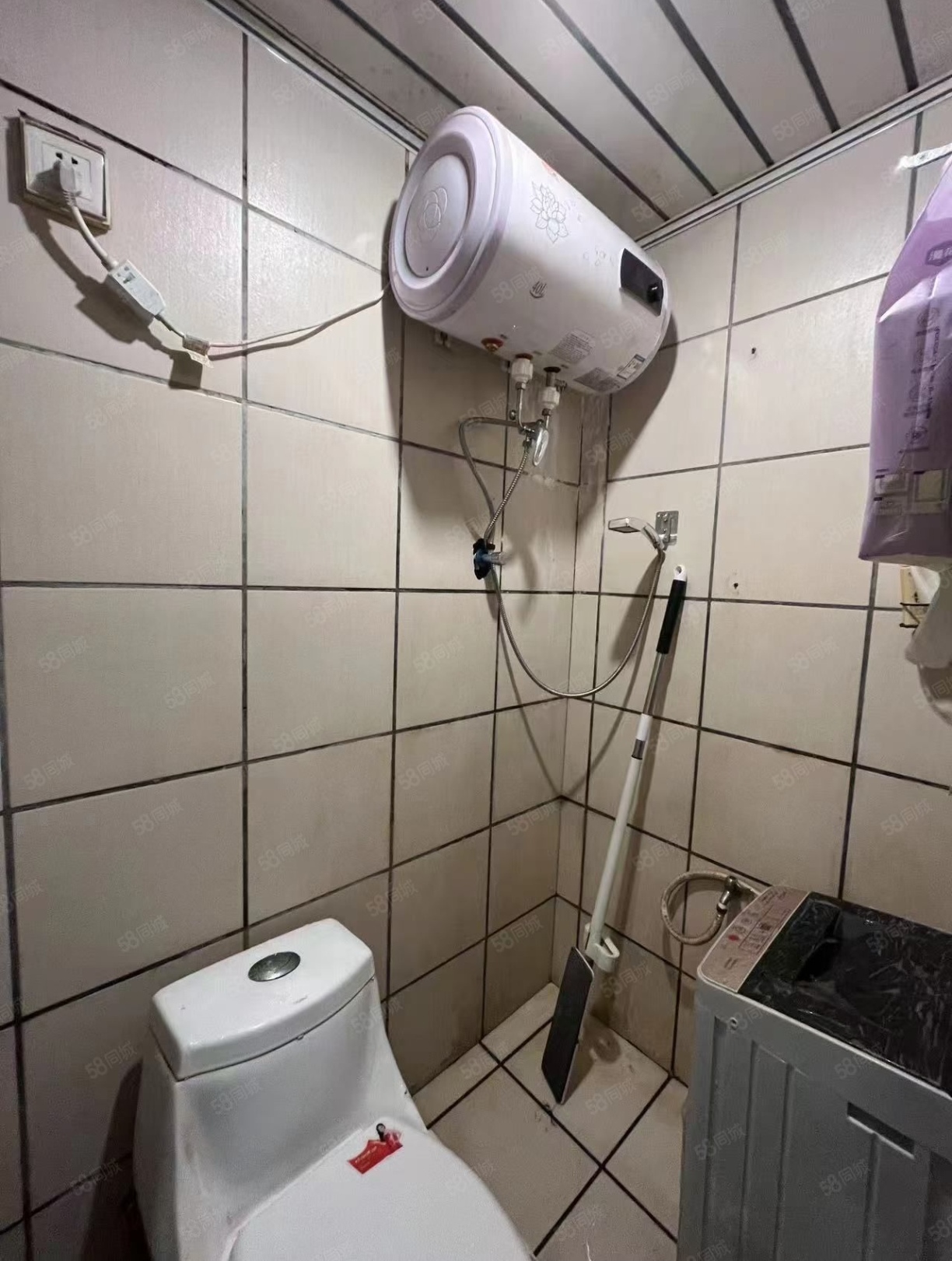 飞龙公寓 1室1厅1卫 27.0万 飞龙公寓 1室1厅1卫 27.0万客厅