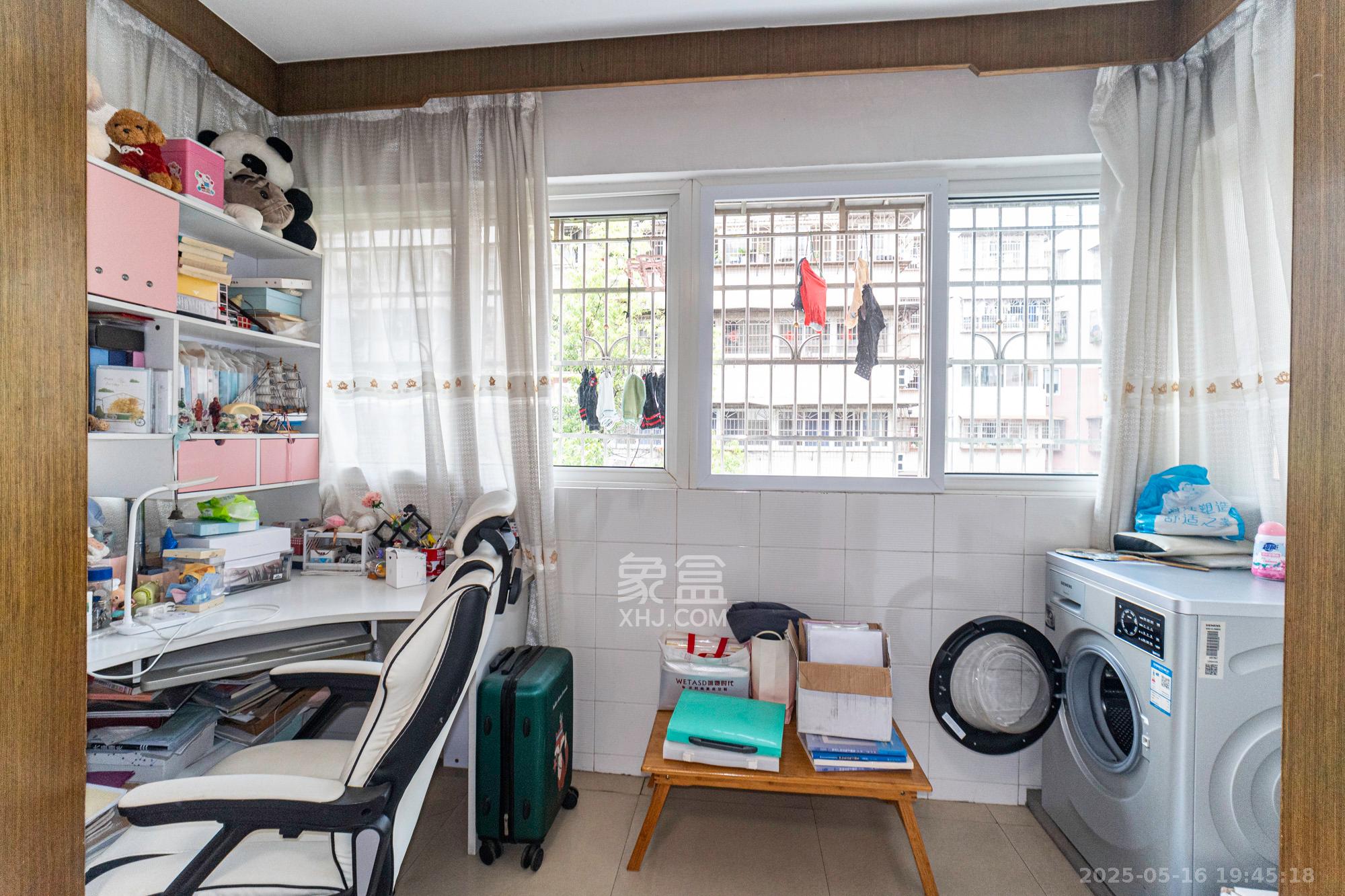 星兴佳园 3室2厅2卫 59.8万 星兴佳园 3室2厅2卫 59.8万阳台