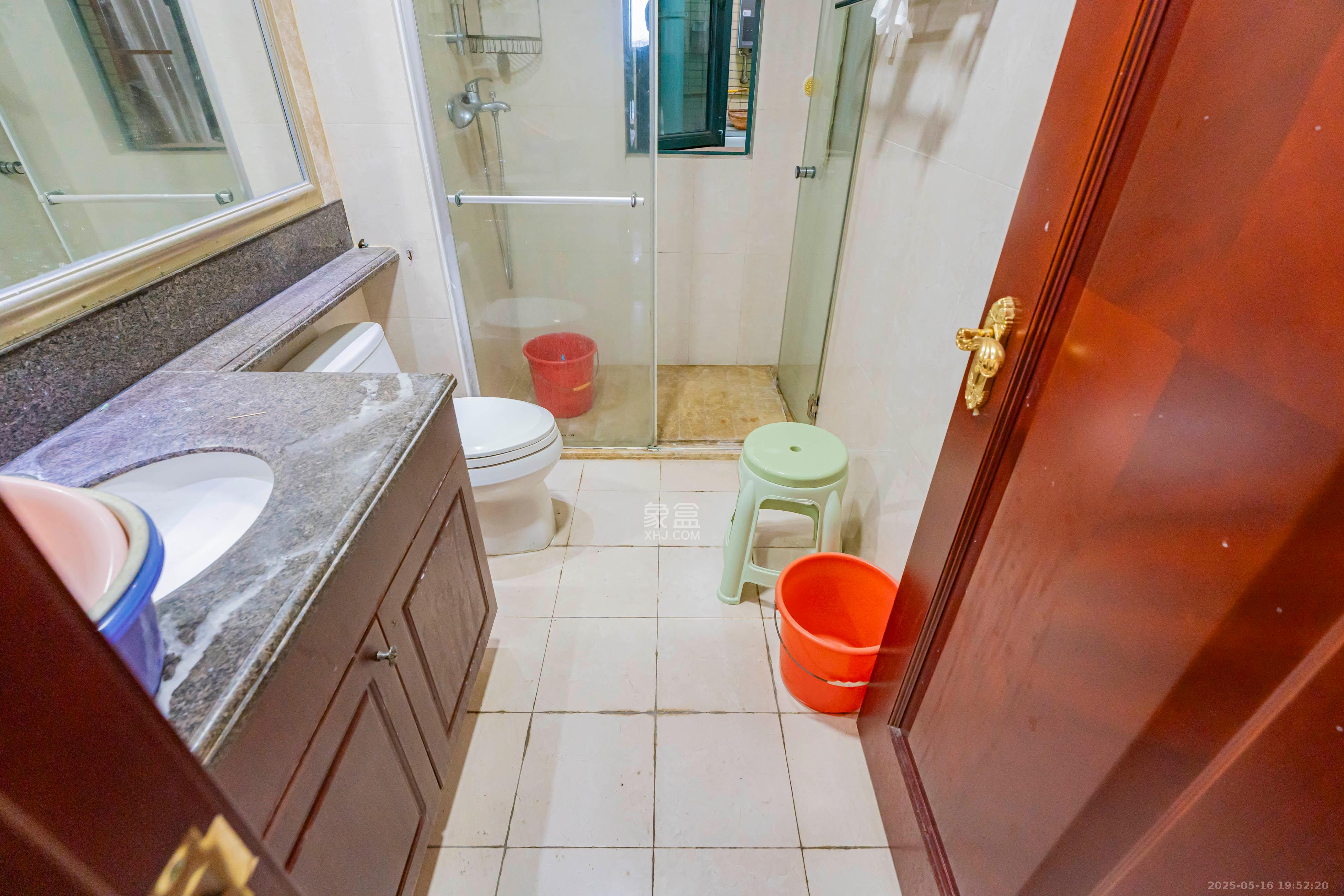 恒大雅苑 3室2厅2卫 95.0万 恒大雅苑 3室2厅2卫 95.0万卫生间