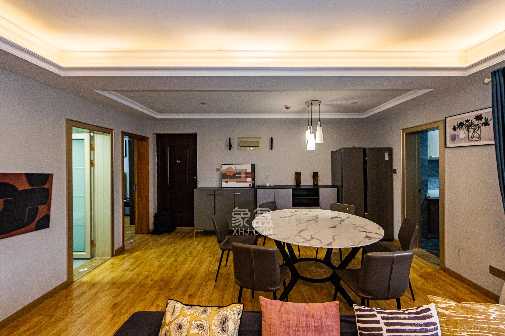 北辰三角洲C3区 4室2厅2卫 195.0万 北辰三角洲C3区 4室2厅2卫 195.0万客厅