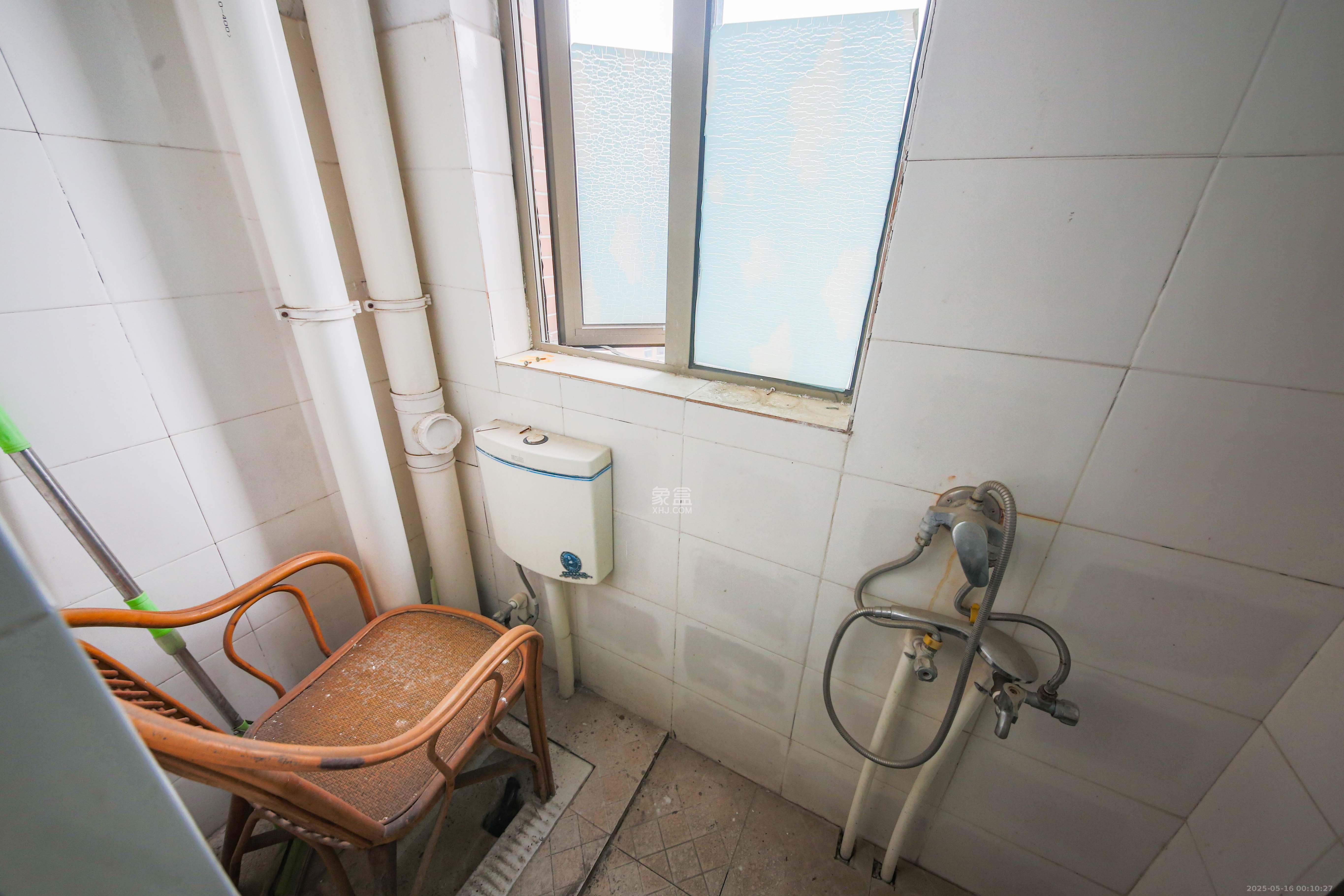 富兴嘉城(富兴汇中央)  2室2厅1卫    72.0万 富兴嘉城(富兴汇中央)  2室2厅1卫    72.0万卫生间