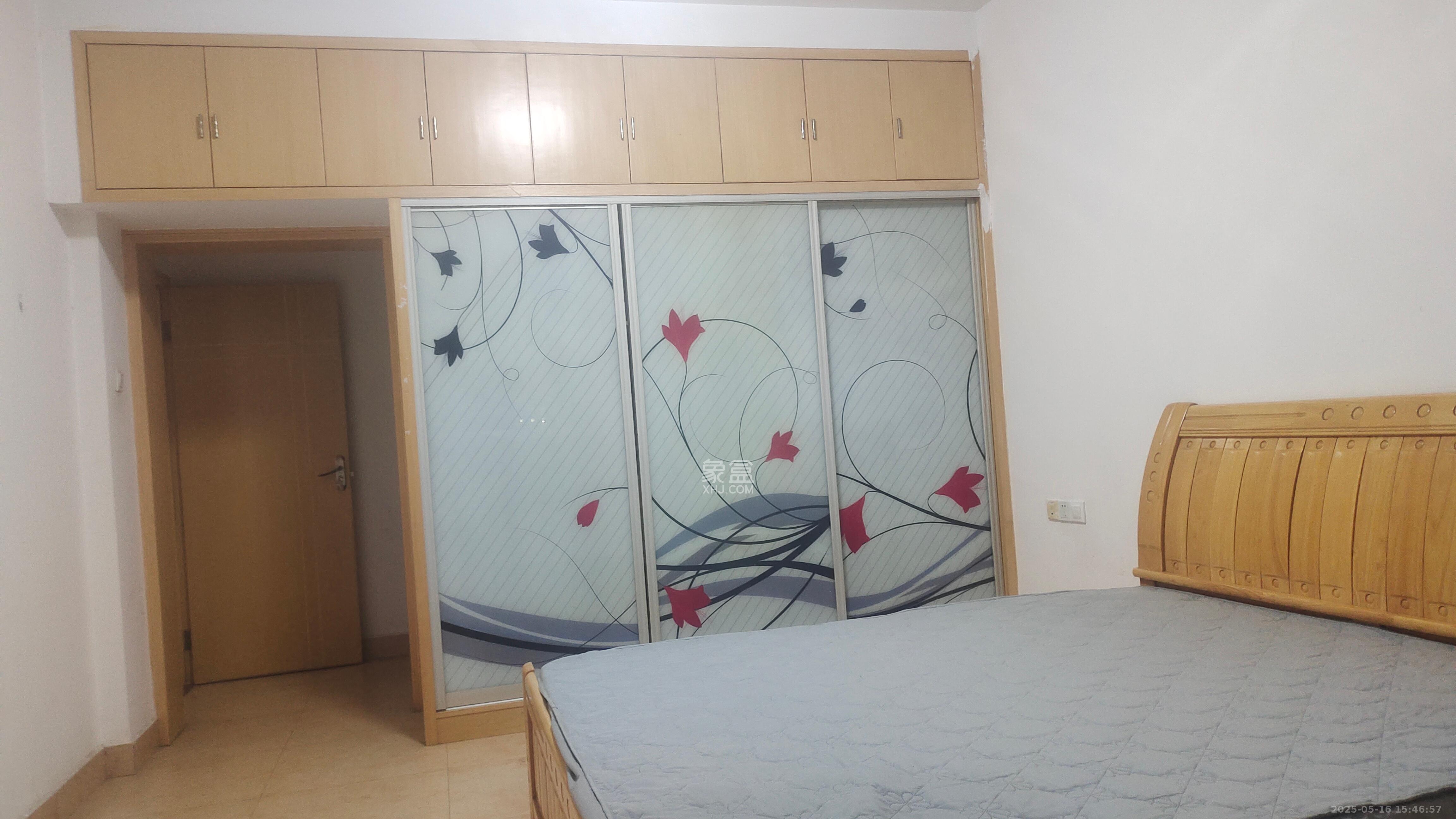 先锋新宇  3室2厅2卫   2300.00元/月室内图
