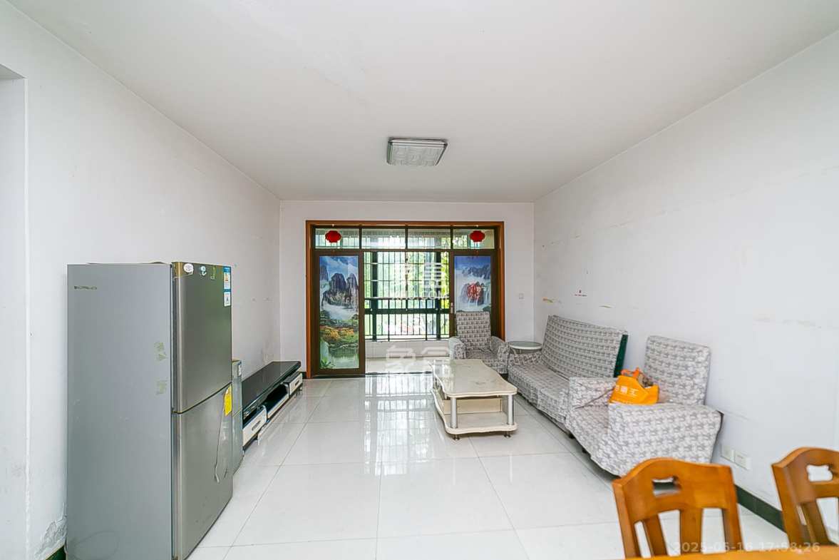 金凤滩家园 2室2厅1卫 85.0万 金凤滩家园 2室2厅1卫 85.0万客厅