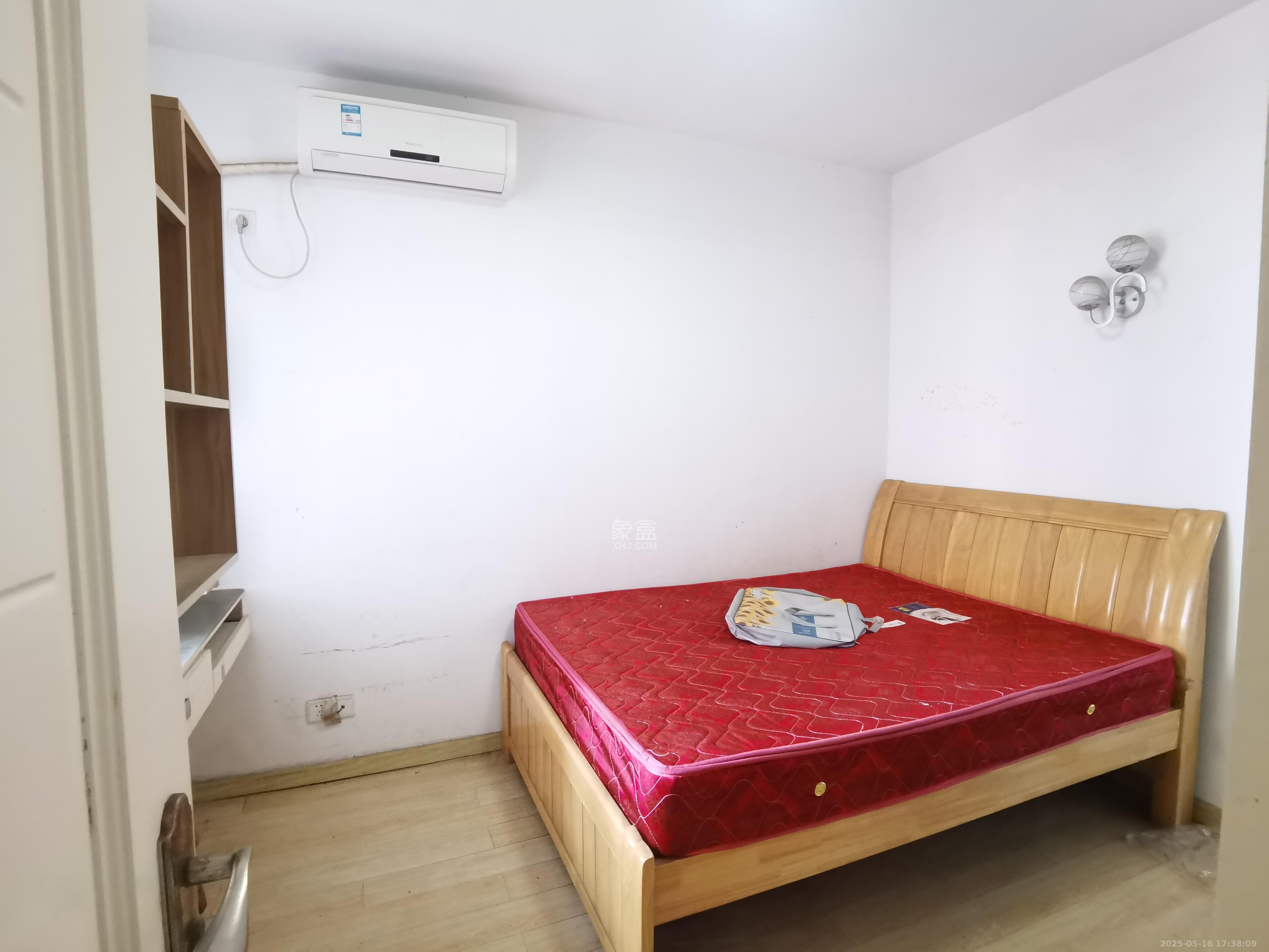 三一街区  3室2厅1卫   1800.00元/月室内图